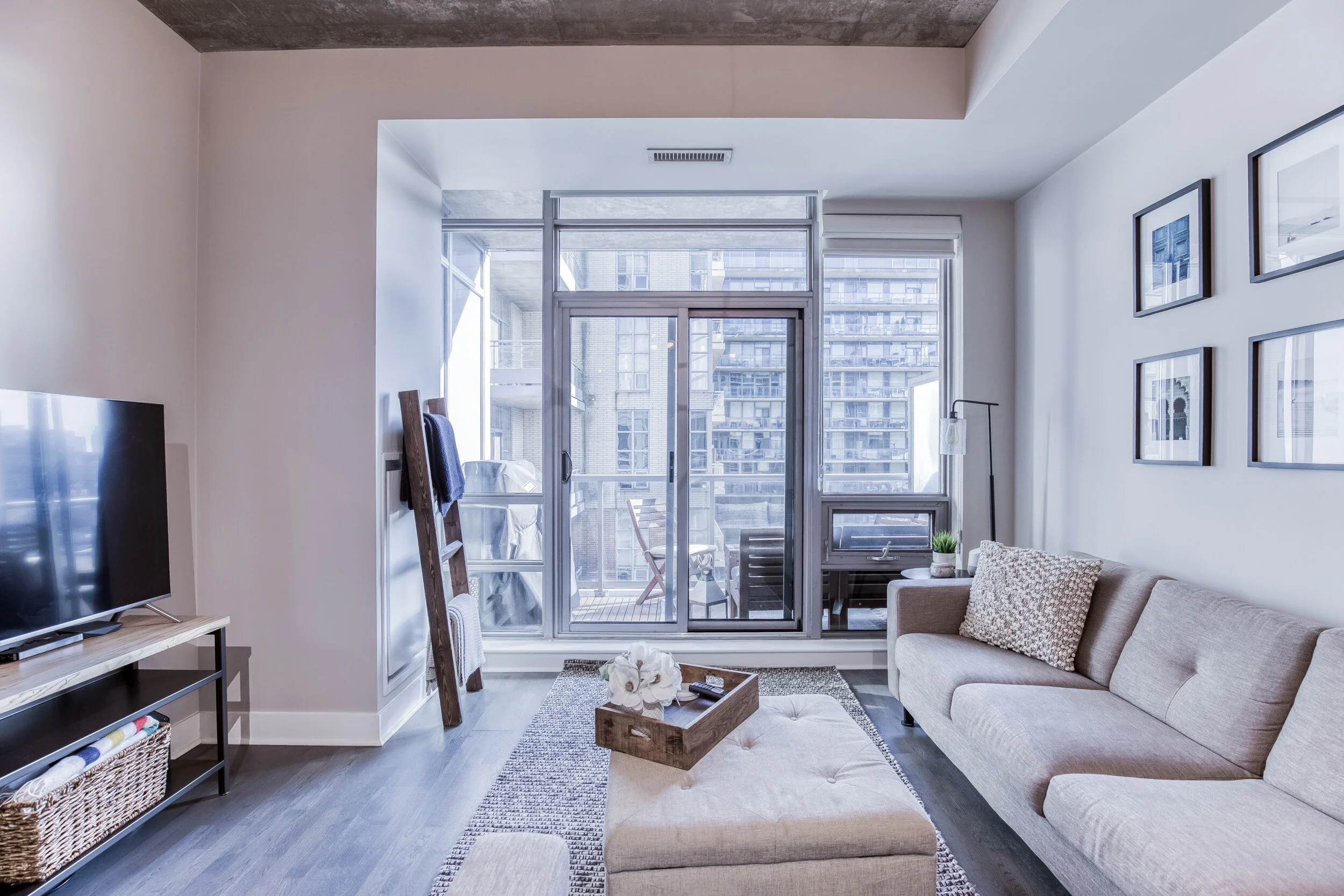 399 Adelaide Street West #606