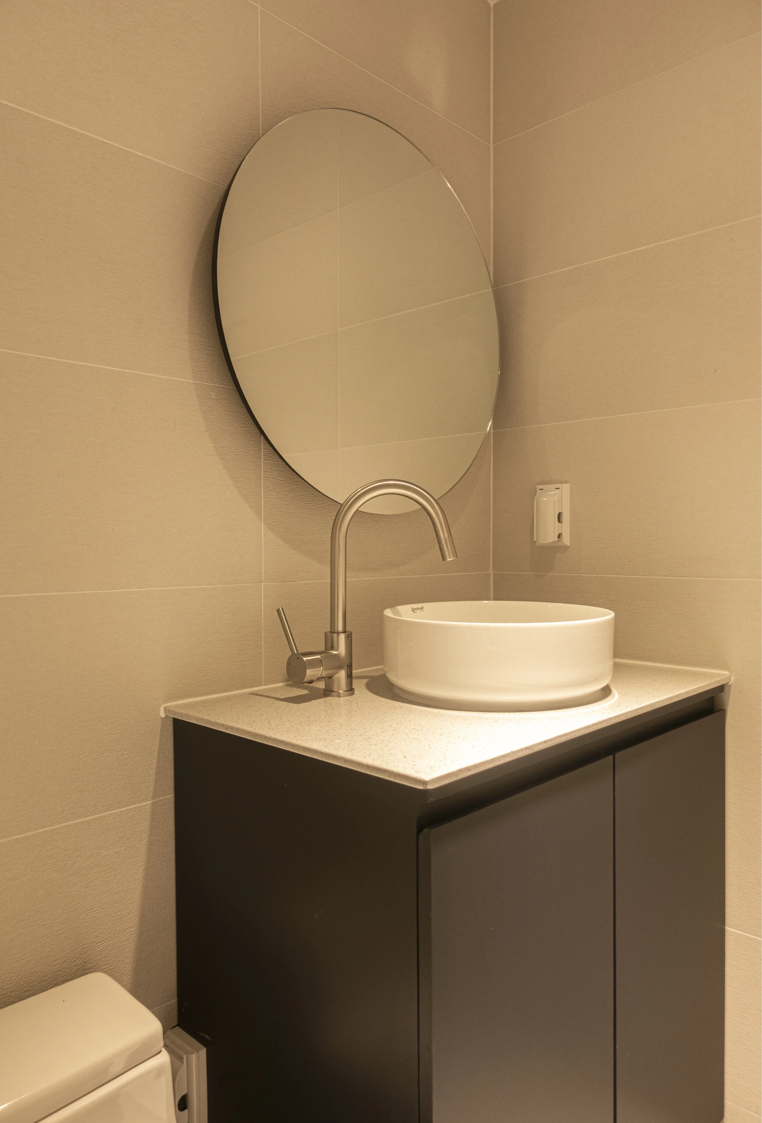 DSC08017-1_roombathcorner.jpg