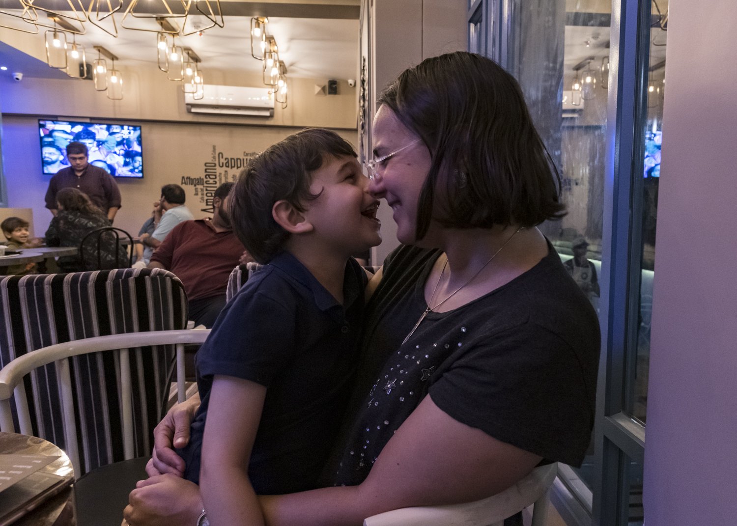 6. Iris and Hillel in the restaurant | NIK_1696.jpg