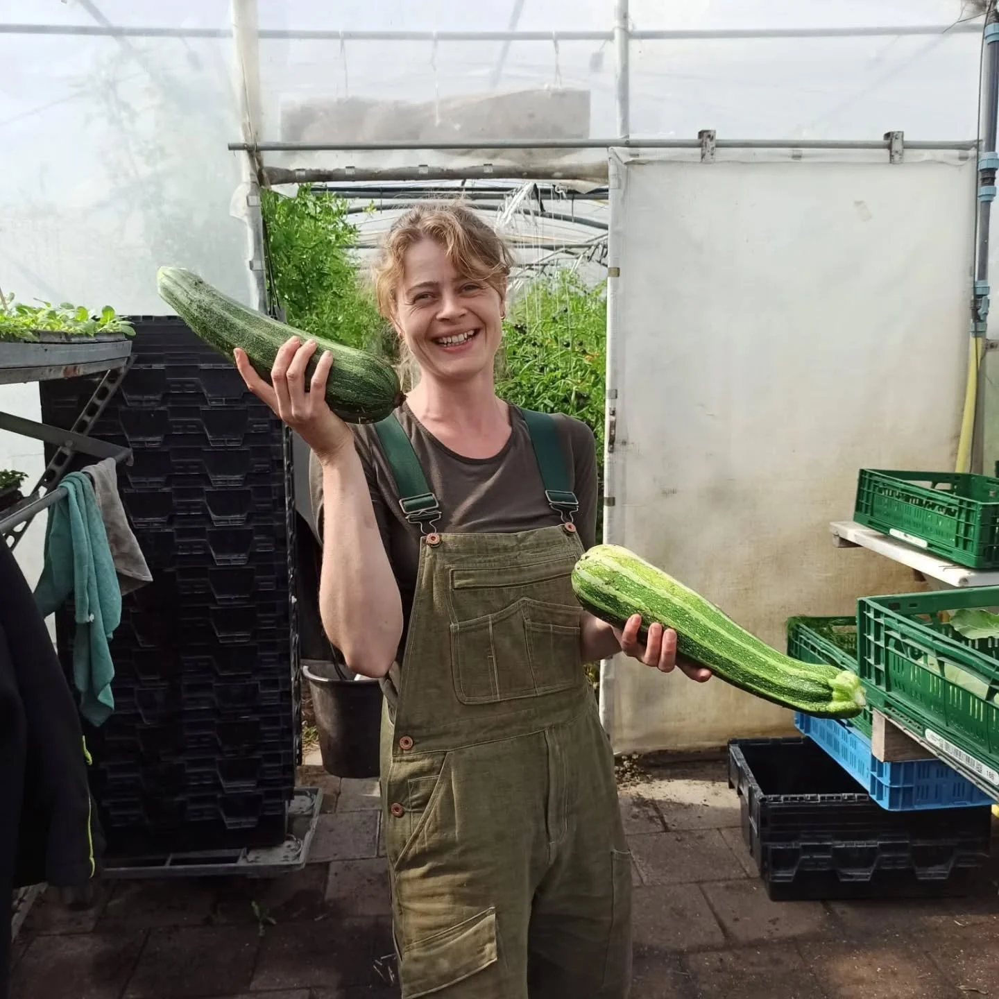 We still owe you one farmer introduction to complete our series! 👩&zwj;🌾😎

Here comes Julia!❣️

#destadsgroenteboer