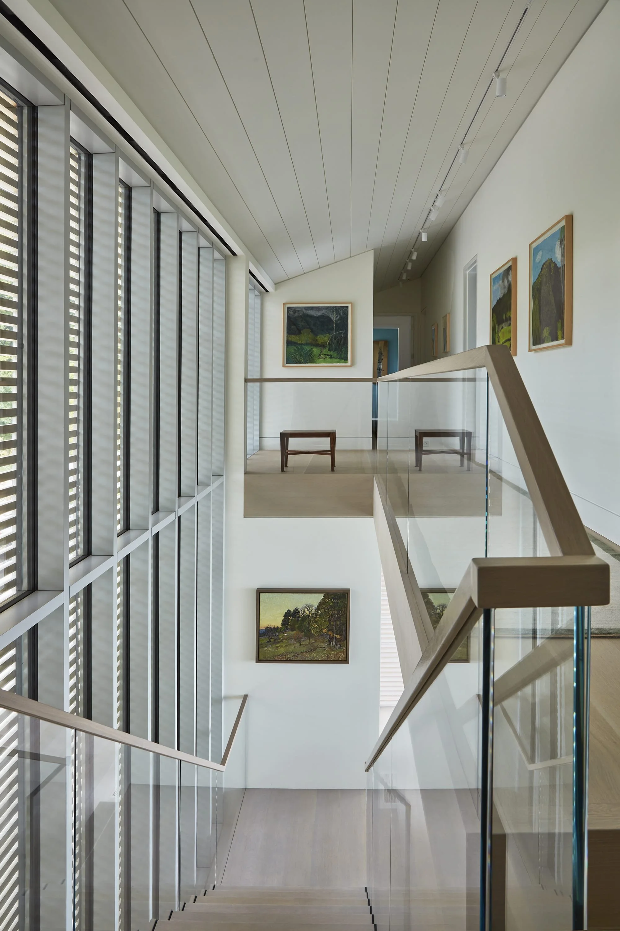 Farrin_Carry_Design_Ram_Island_Bluffs_Stairs_Hall.jpg