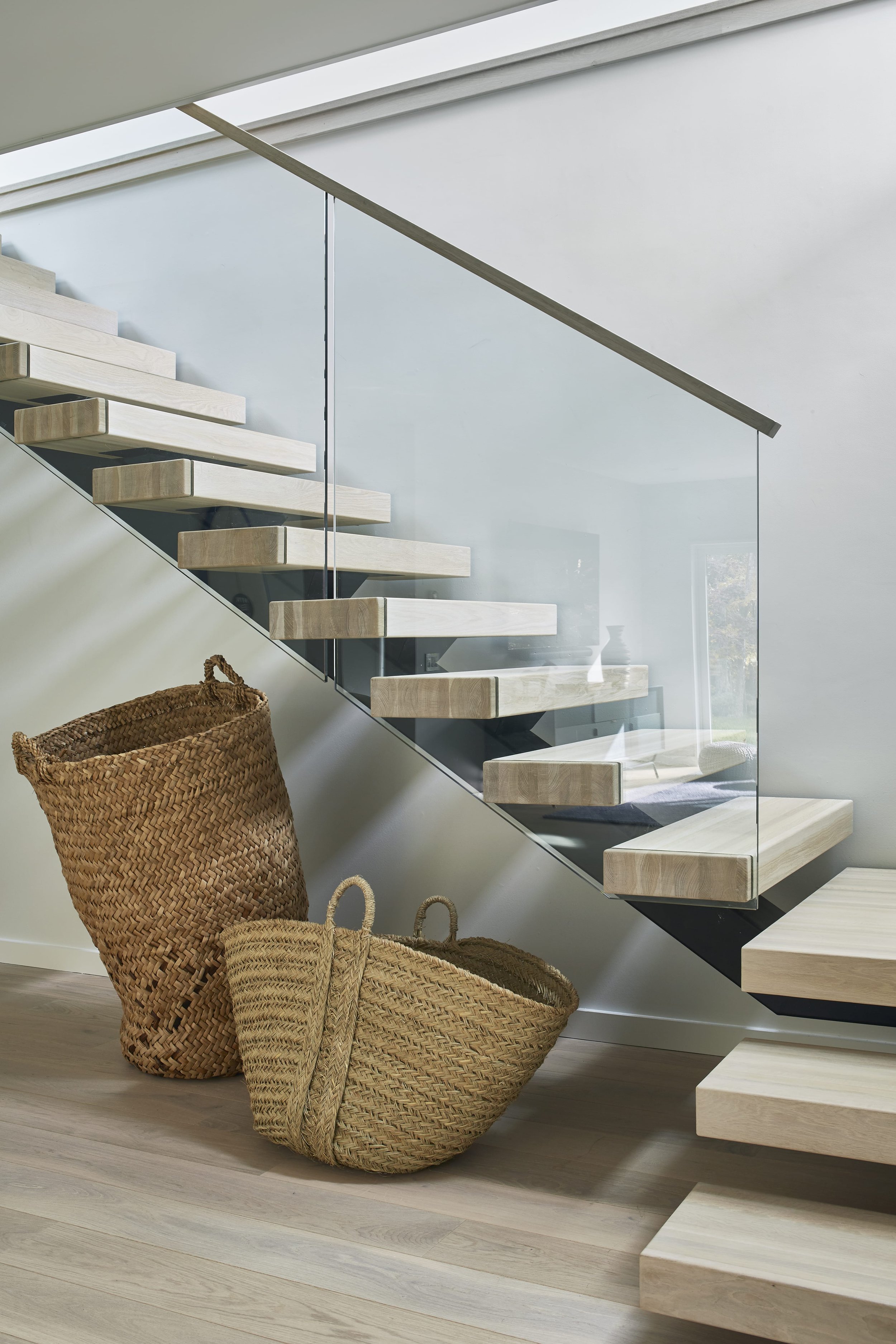 Farrin_Carry_Design-Hamptons_Montauk-Staircase-1.jpg