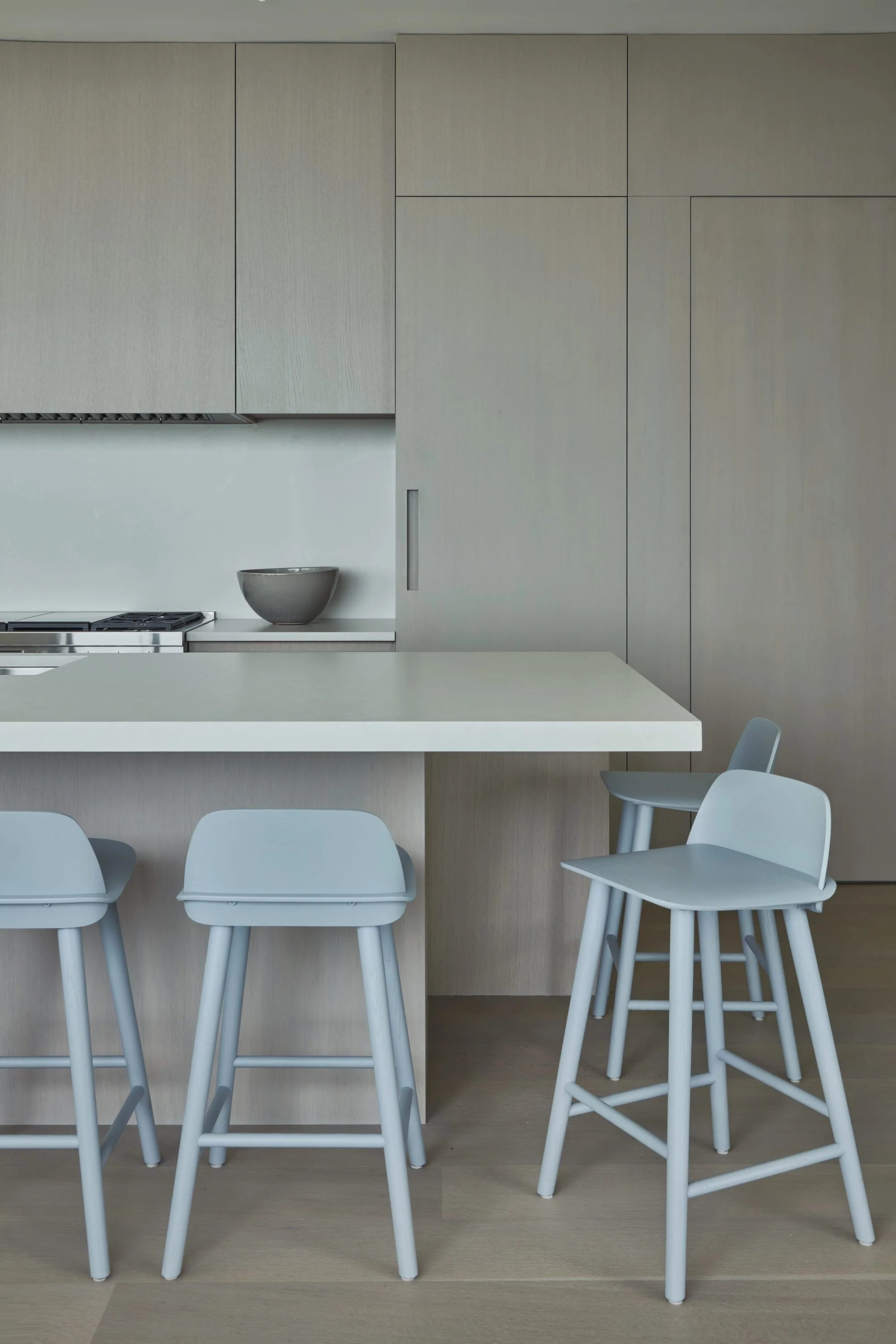 Farrin_Carry_Design_Ram_Island_Bluffs_Kitchen_03.jpg