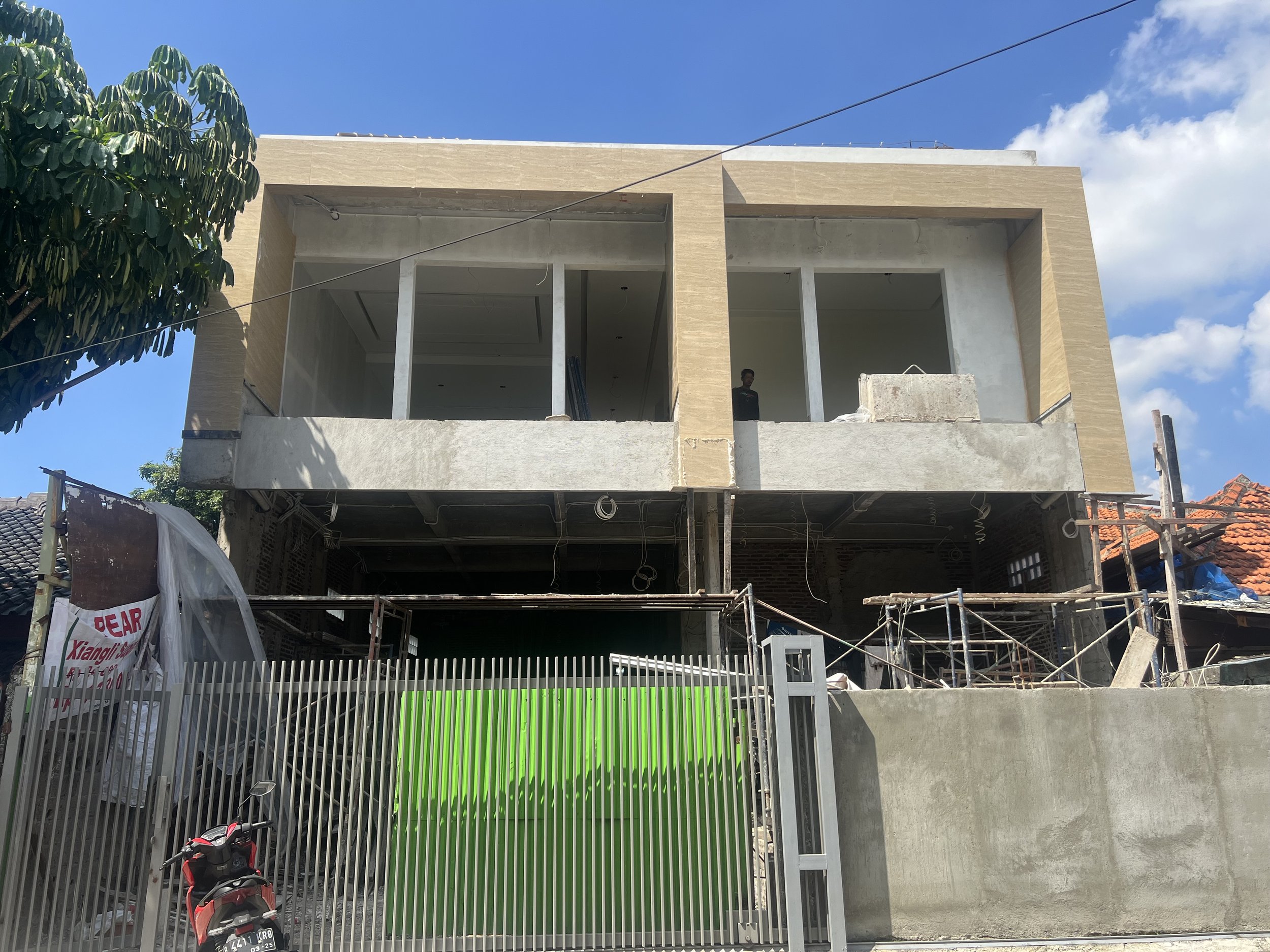 proyek-pembangunan-rumah-minimalist-facade-granite-view.jpeg