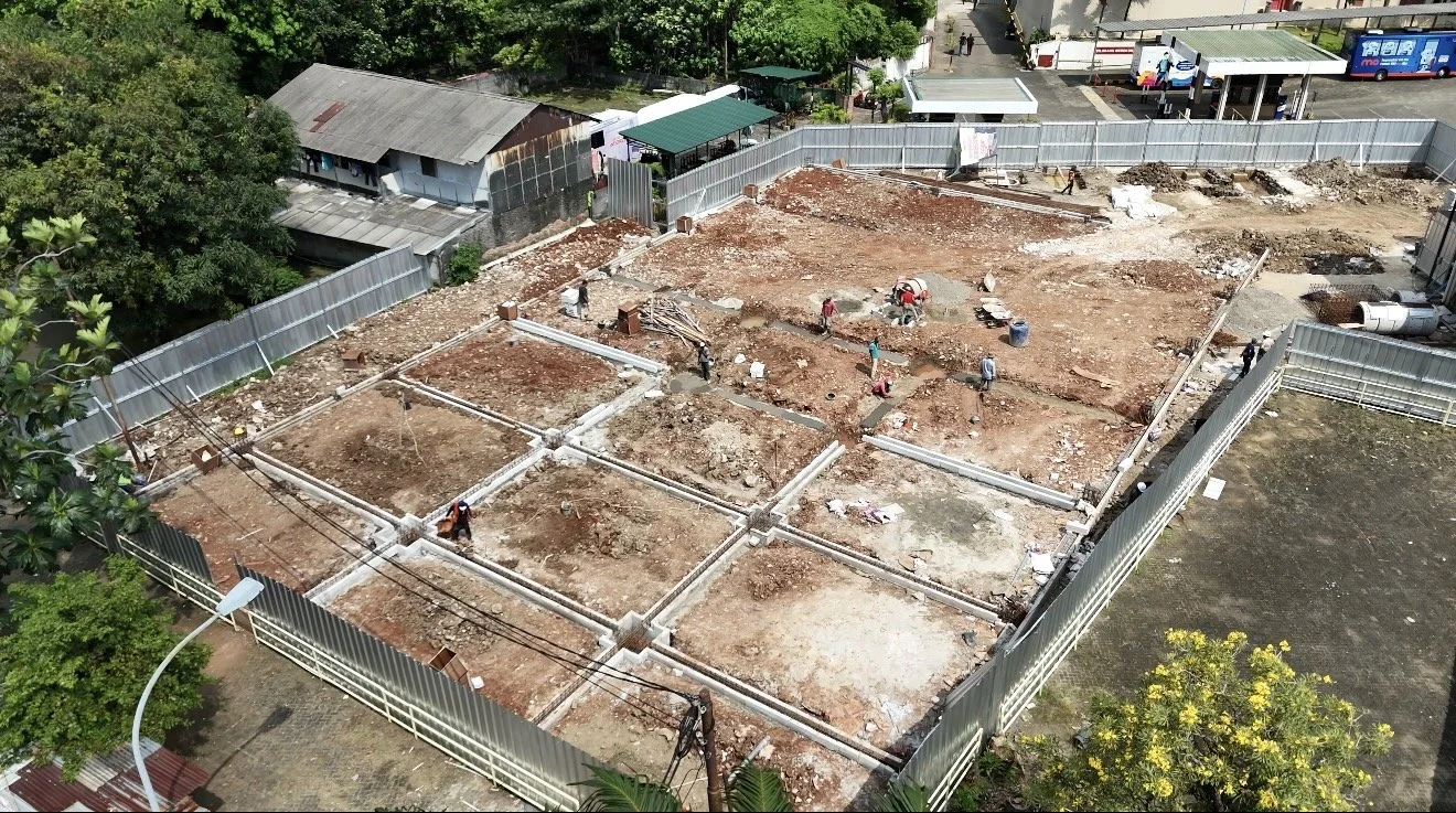 proyek-pembangunan-pondasi-sloof-lapangan-padel-court-menara-bri-pensiun-south-jakarta-aerial-view.jpeg