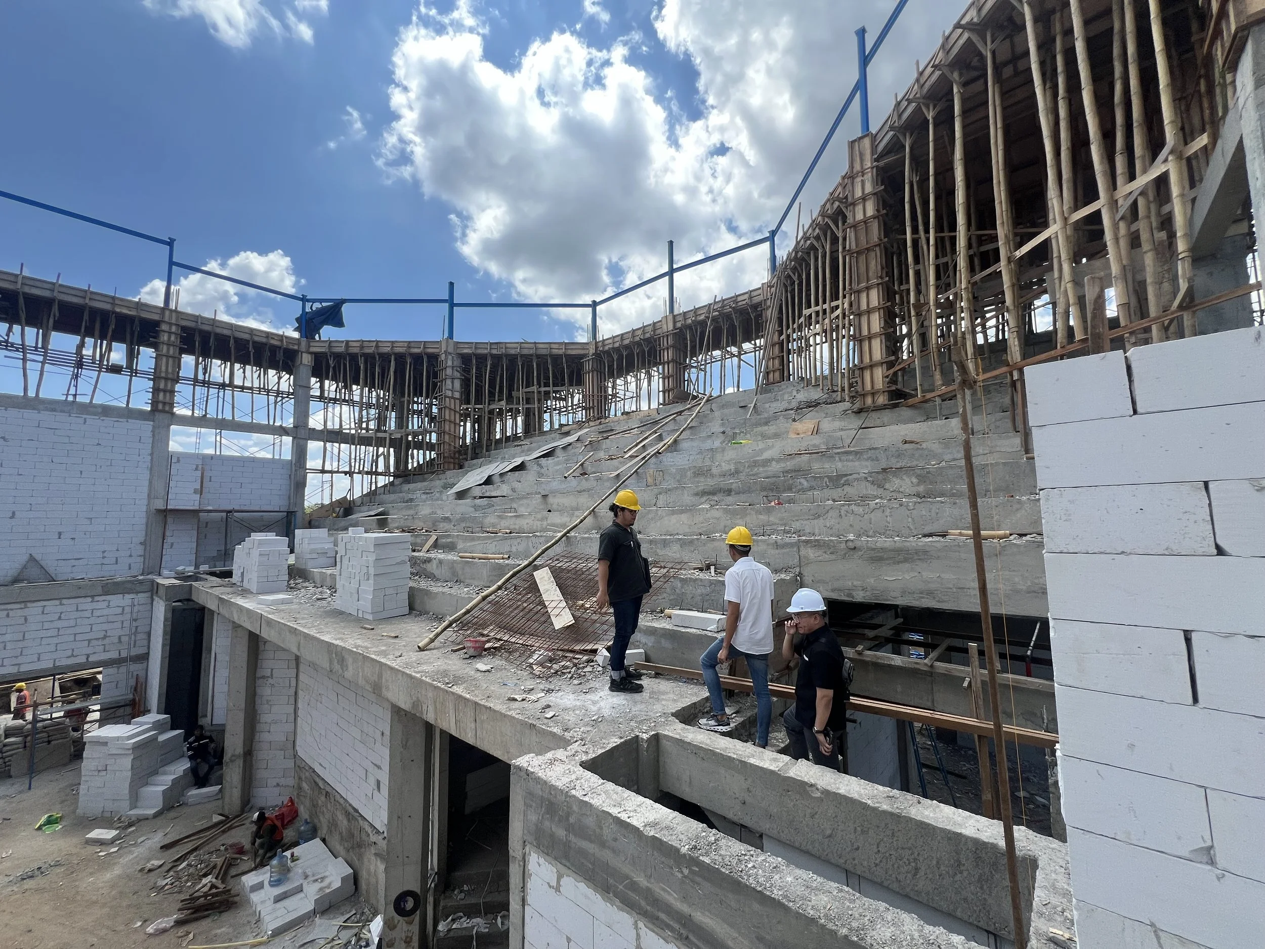proyek-pembangunan-struktur-beton-gedung-auditorium-poltrada-tabanan-bali-indoor-view.jpg