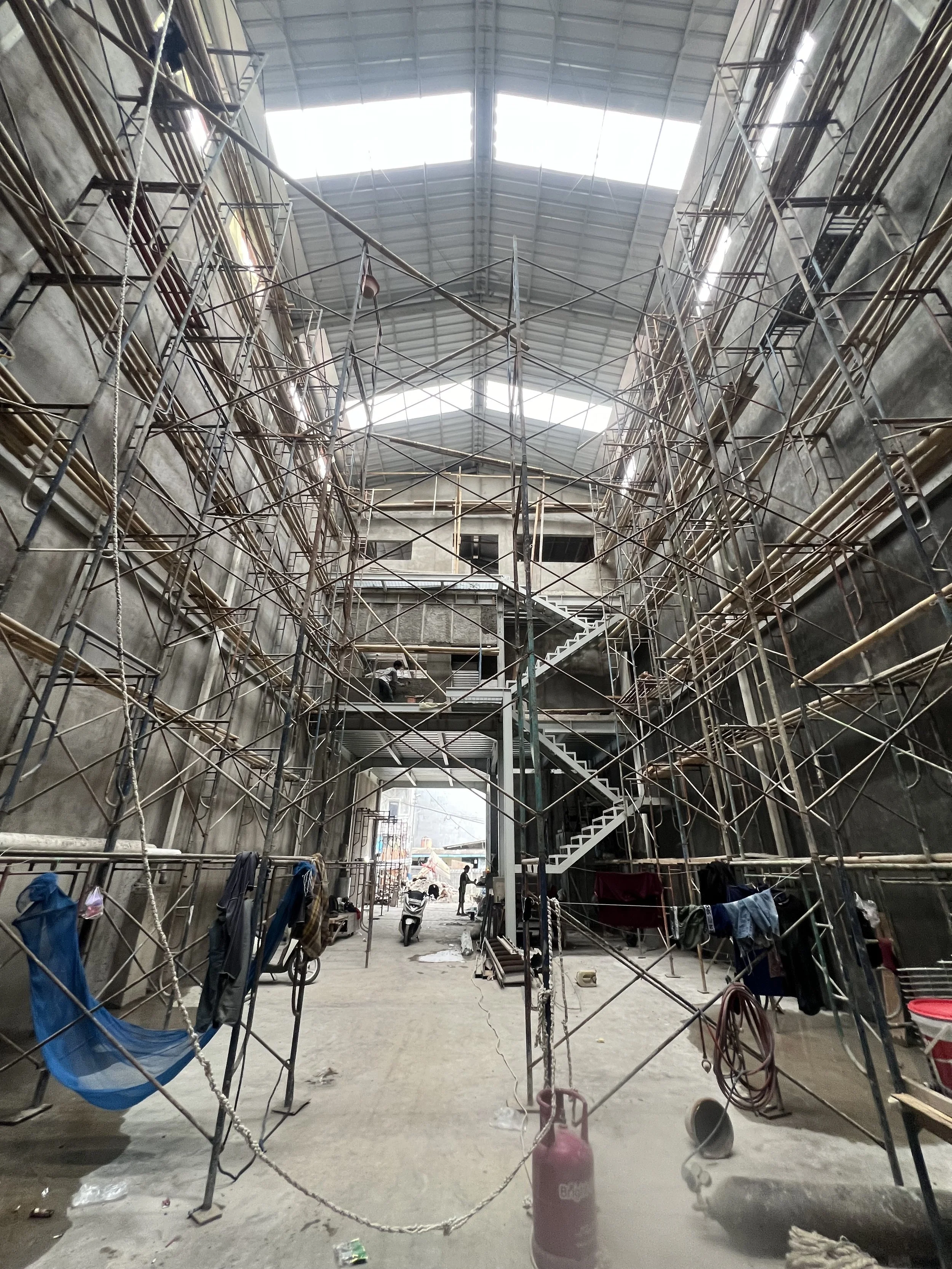 proyek-pembangunan-struktur-baja-gedung-kantor-office-indoor-view-kampung-dukuh-jakarta-timur.JPEG.jpg