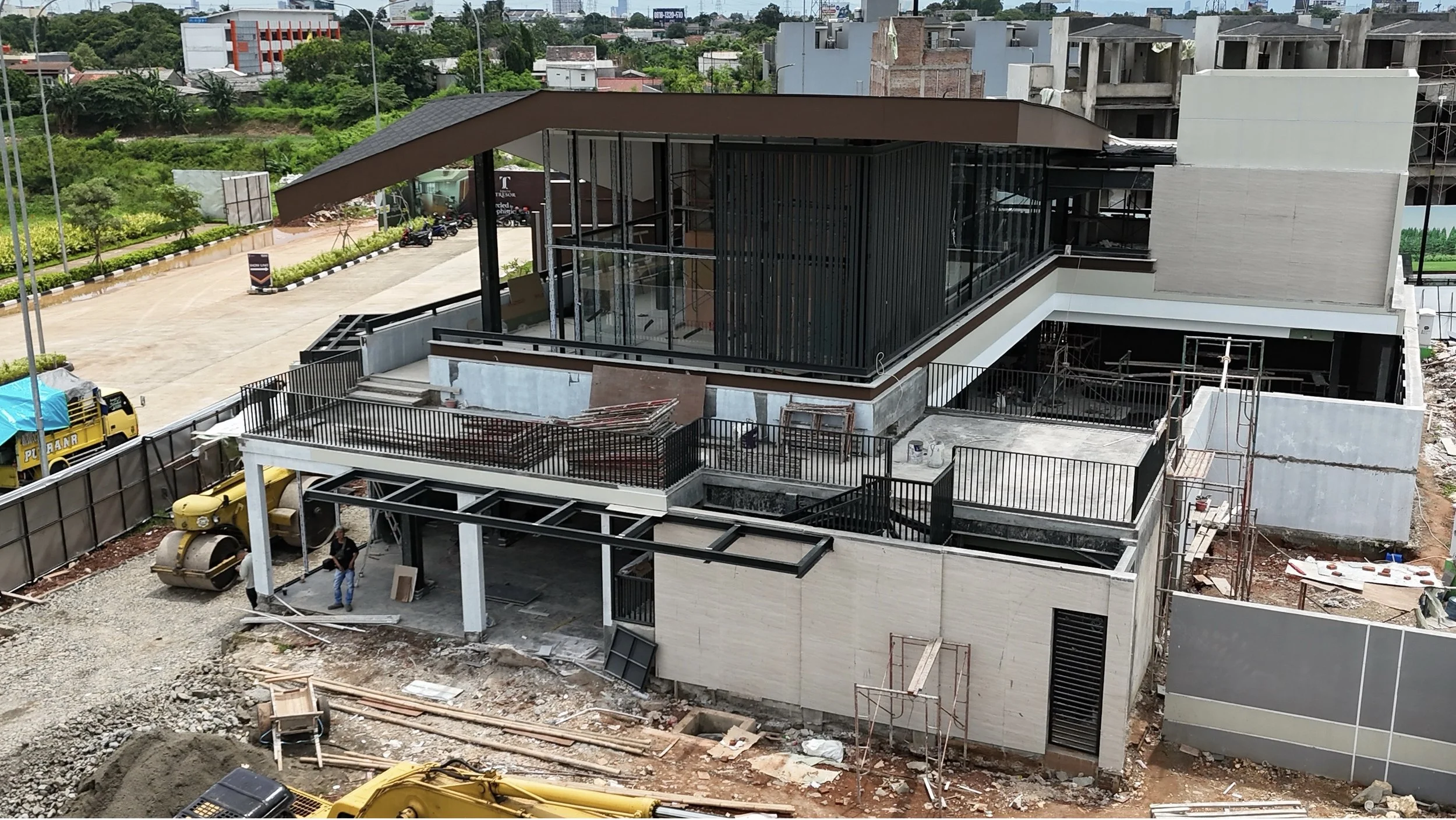 proyek-pembangunan-struktur-baja-beton-arsitektur-clubhouse-rumah-mewah-aerial-drone-view-cluster-south-trasor-metland-cyber-puri-jakarta-barat.jpg
