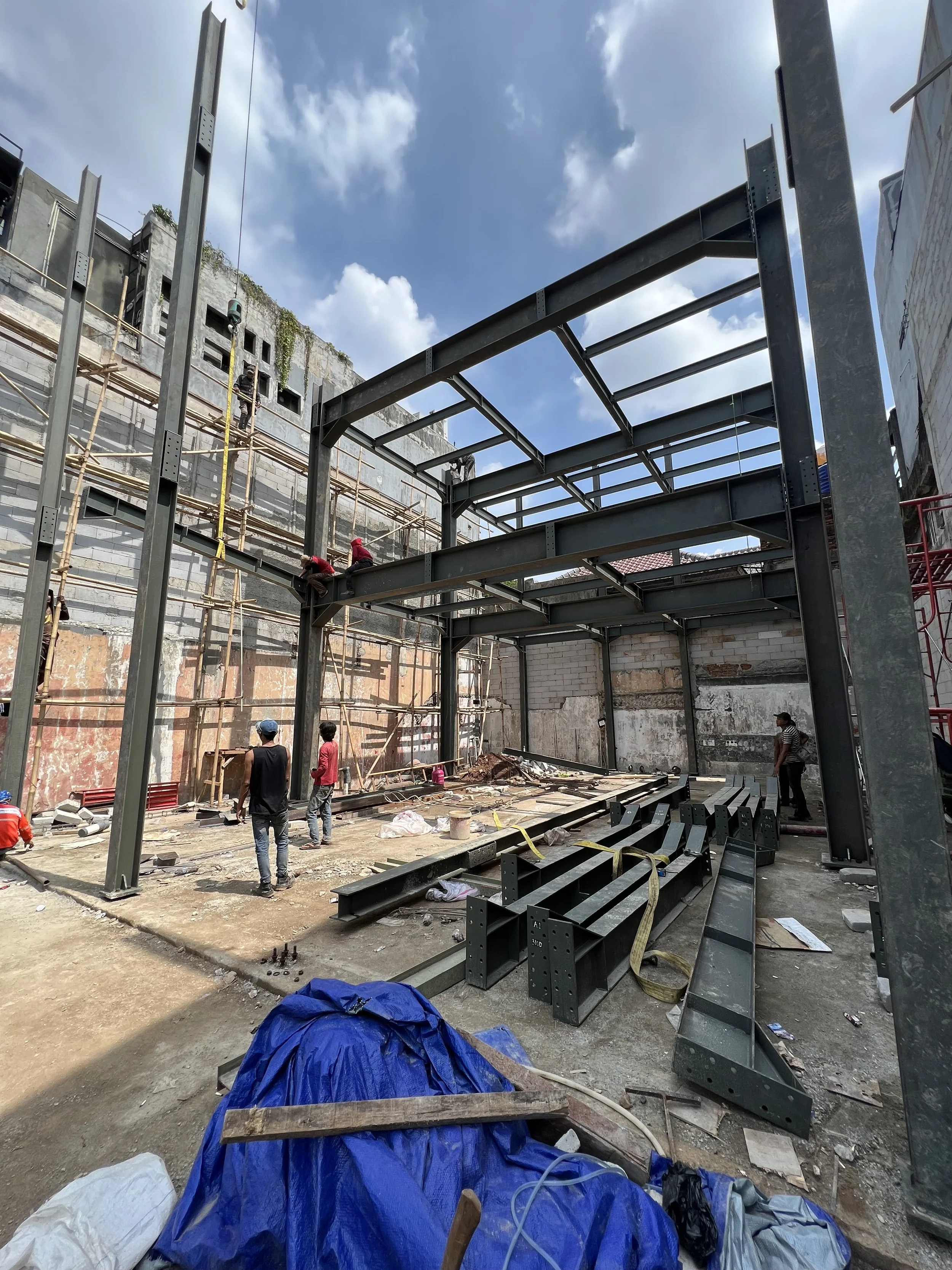 proyek-pembangunan-struktur-baja-beton-arsitektur-restoran-mewah-side-view-senopati-jakarta-selatan(1).jpg