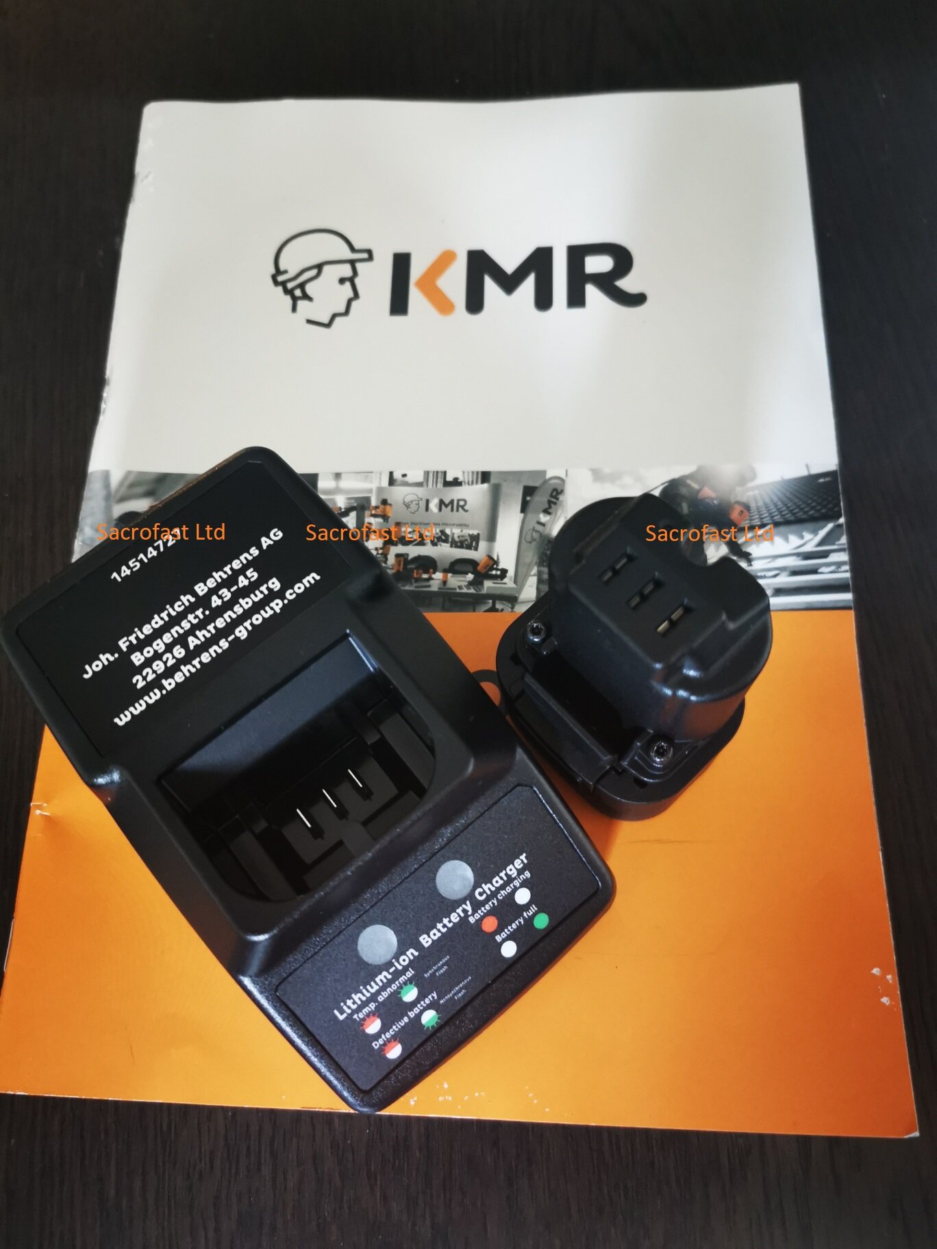 KMR 3845 WZK/40-G644E Mains Charger and Battery