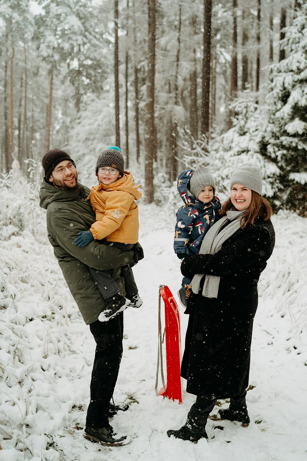 Family | Peterovi