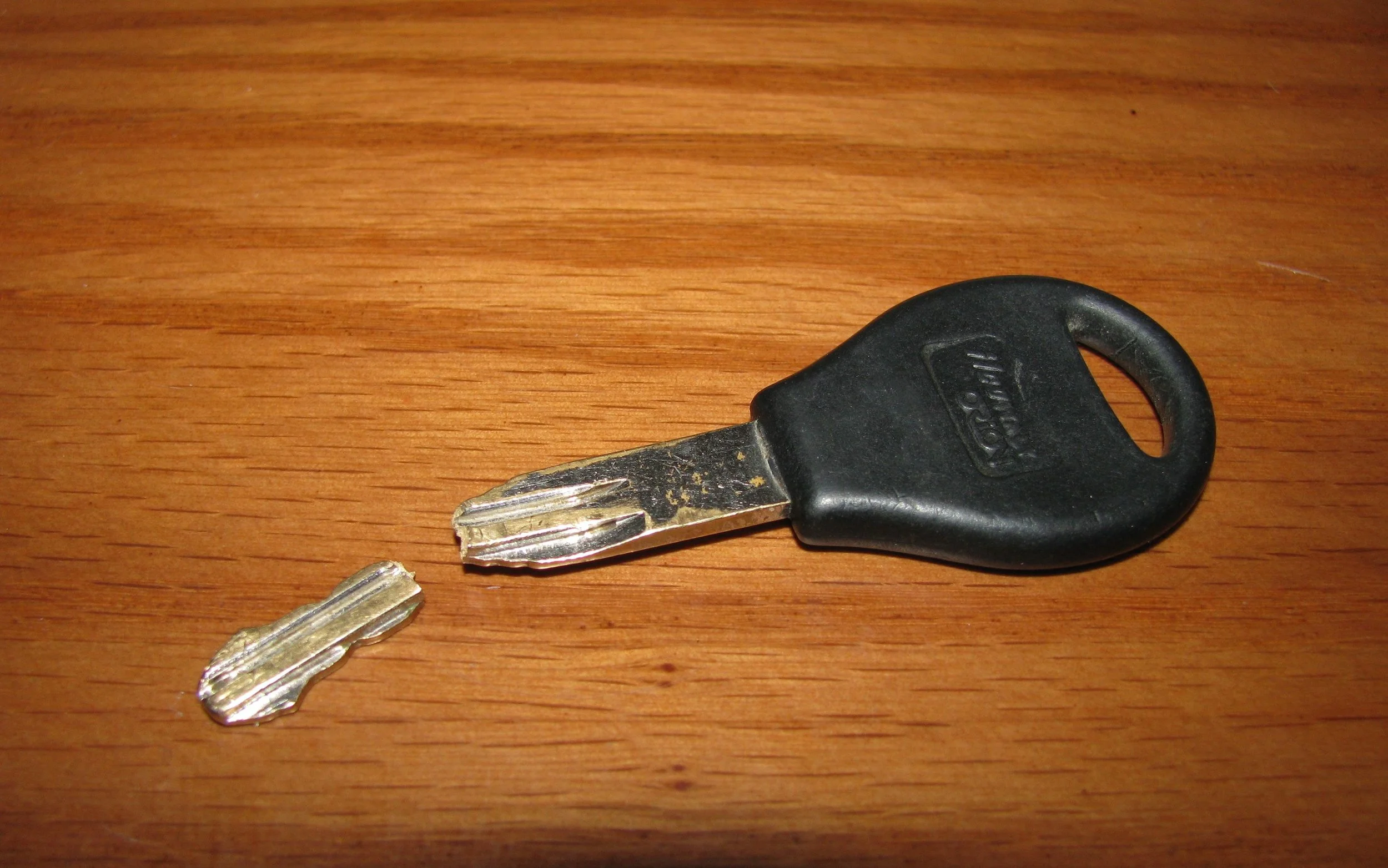 broken car key.jpg