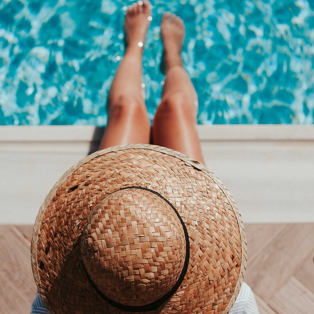 Pregnant and struggling with the heat? 

We'd love to hear your tips on keeping cool in the hot weather but here are some of ours:

1. Keep hydrated - make sure you drink plenty of water.
2. Take cool baths (or even a cool paddling pool!)
3. Cover up