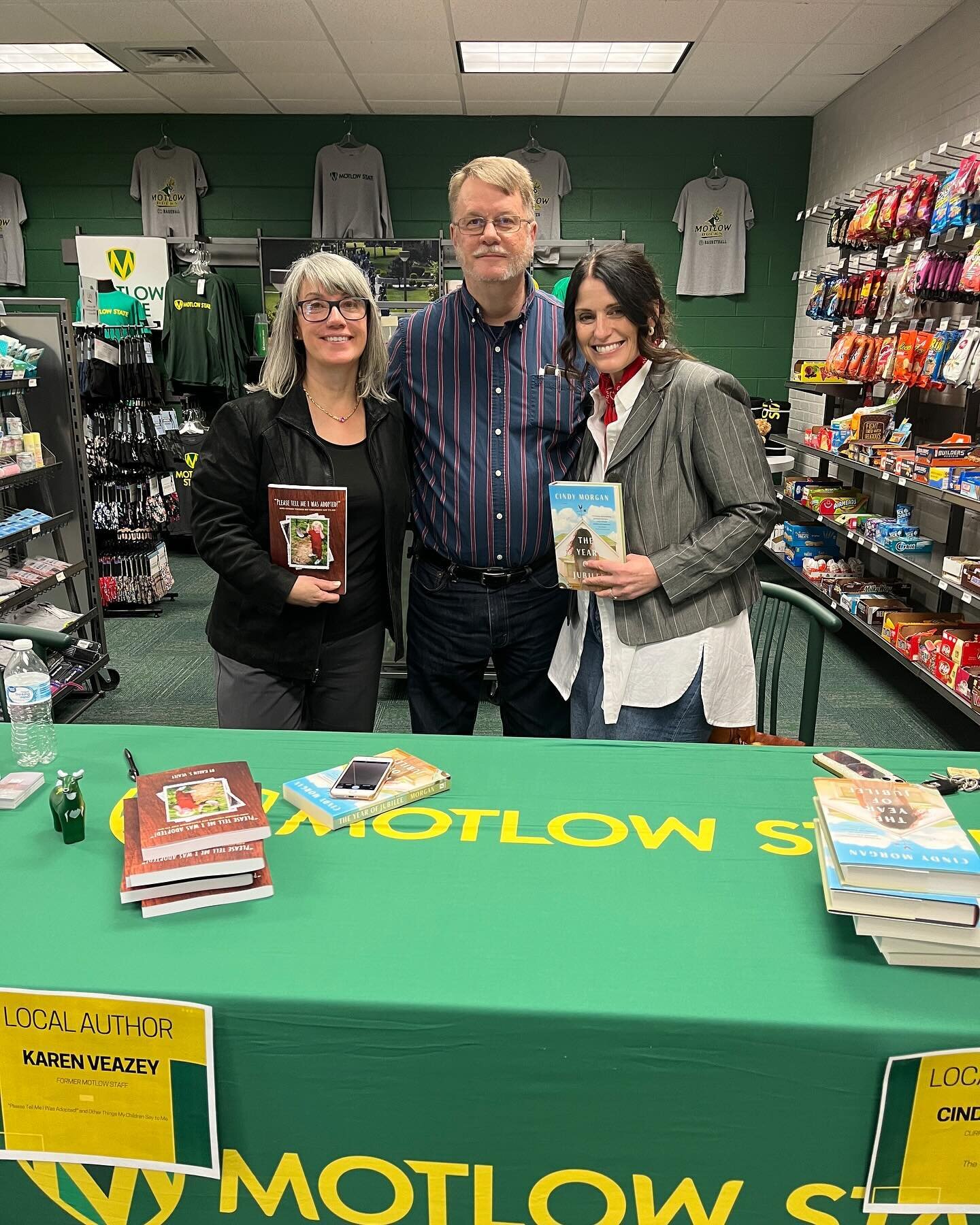 Thanks to @motlowstate in #tullahomatn for hosting a book signing yesterday for #theyearofjubilee ! Thanks Duane Brown,LauraBrown,  author @karen_veazy for making it such a fun time;)