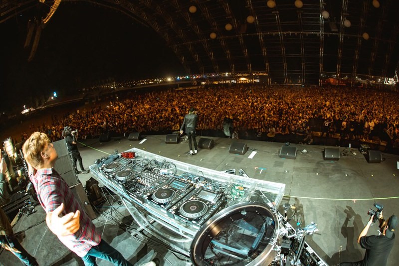 KAYZO and Alex Gaskarth perform at Coachella April 12, 2019.