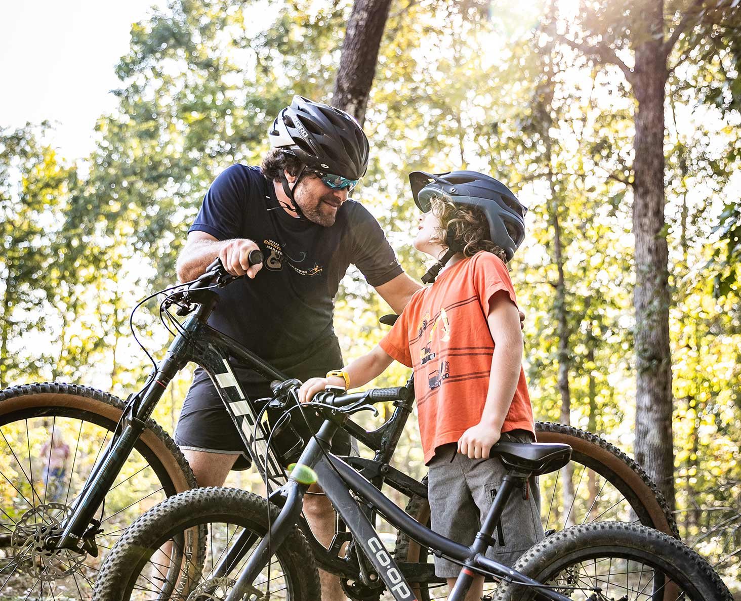 2.mountain.bikers.at.black.creek.chattanooga.jpg