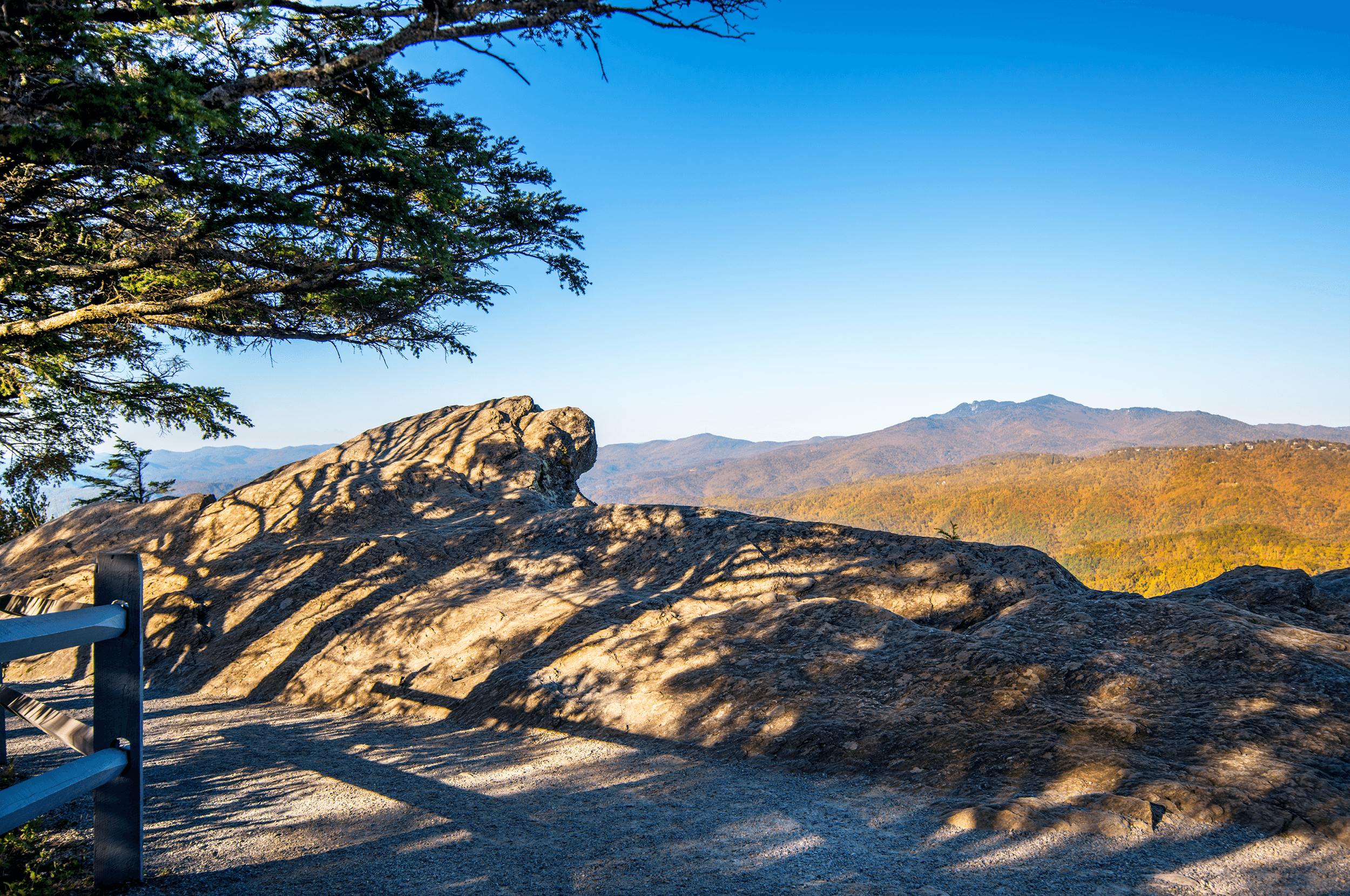 At an elevation of 3,000 feet (914 m), The Blowing Rock is North Carolina’s oldest travel destination. Ever since it opened in 1933, it has been a favorite among tourists. The picture-perfect postcard views of the Blue Ridge Mountains and Grandfather Mountain in the distance are certainly one of the reasons. The other is the beautiful Native American legend of love, which has made the rock famous.