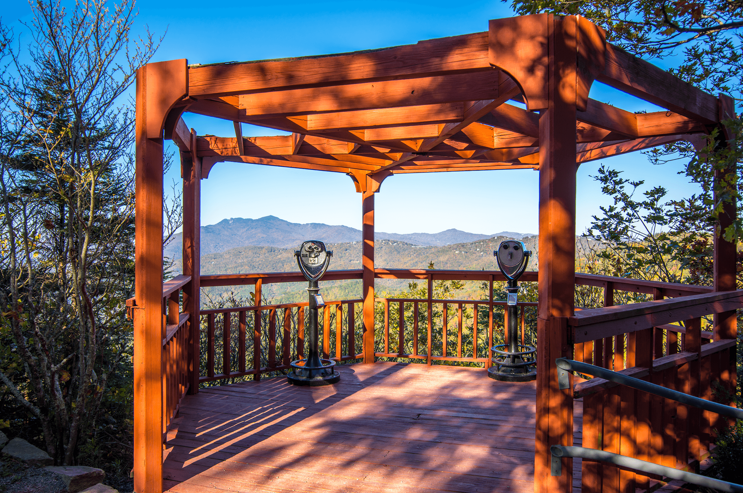 Although the park is small in size, it impresses visitors with its breathtaking views. A Gazebo and an Observation Tower are located in the park to allow visitors to enjoy unobstructed panoramic views.