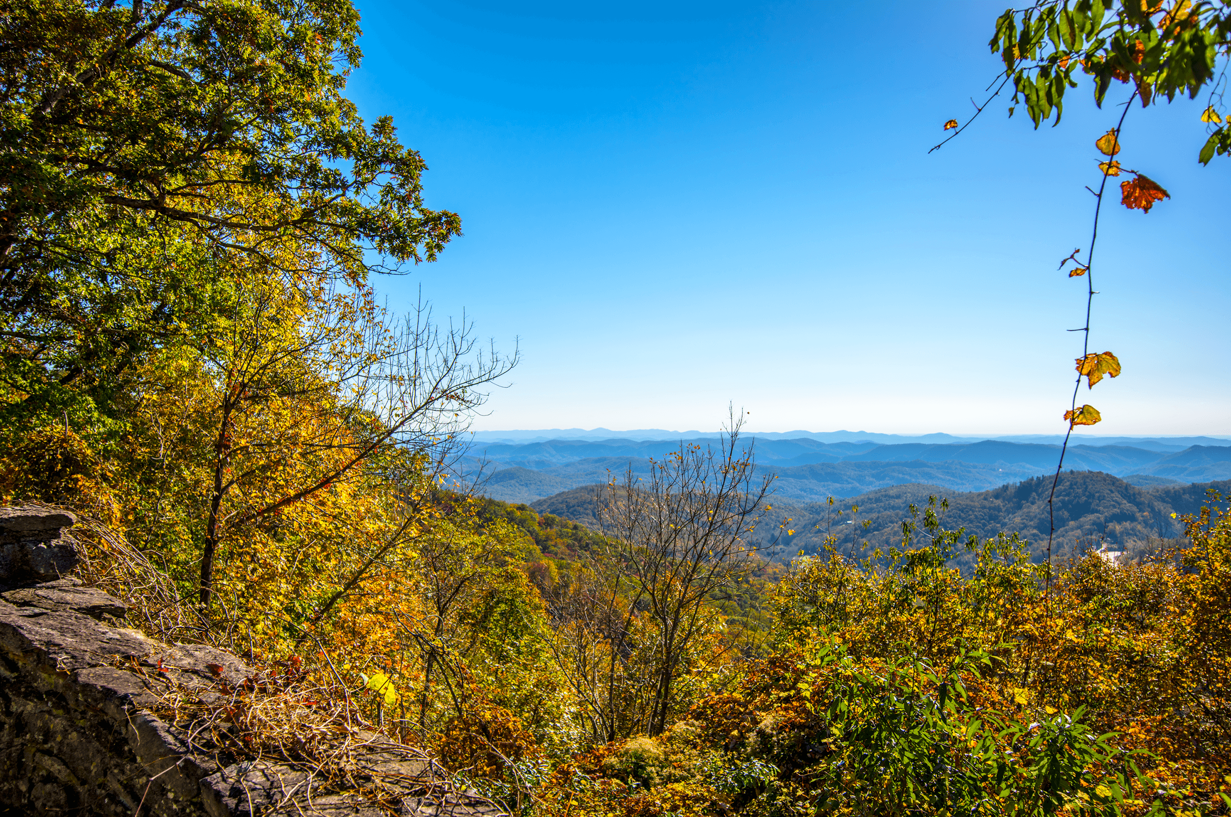 Whether you visit the park in the morning or the afternoon, during spring or fall, the sunlight always highlights different parts of the mountain ranges, which make the views so incredible. The park is open year round.
