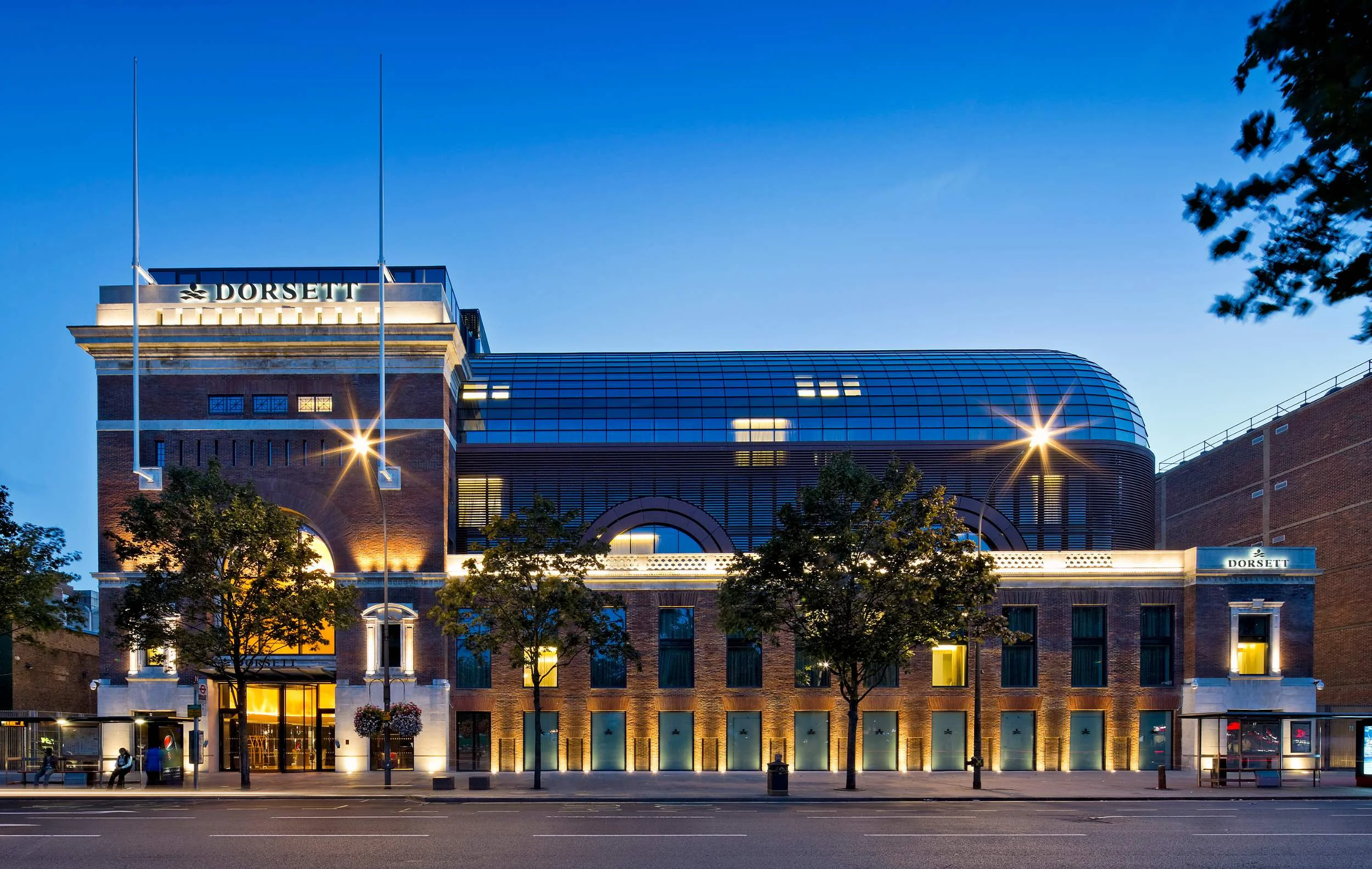 Hotels & Leisure