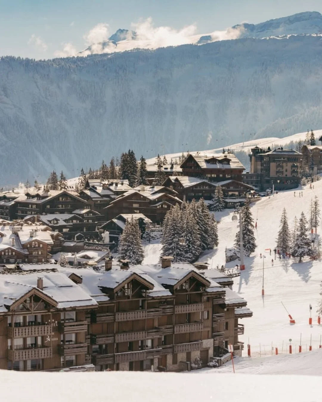 With winter temperatures rolling in, there&rsquo;s no better time to hit the slopes. ⛷️❄️ Here are a few of my favorite ski destinations to inspire your next mountain escape:

Coerchevel 1850 🌿 - Stay in private chalets with full butler teams and en