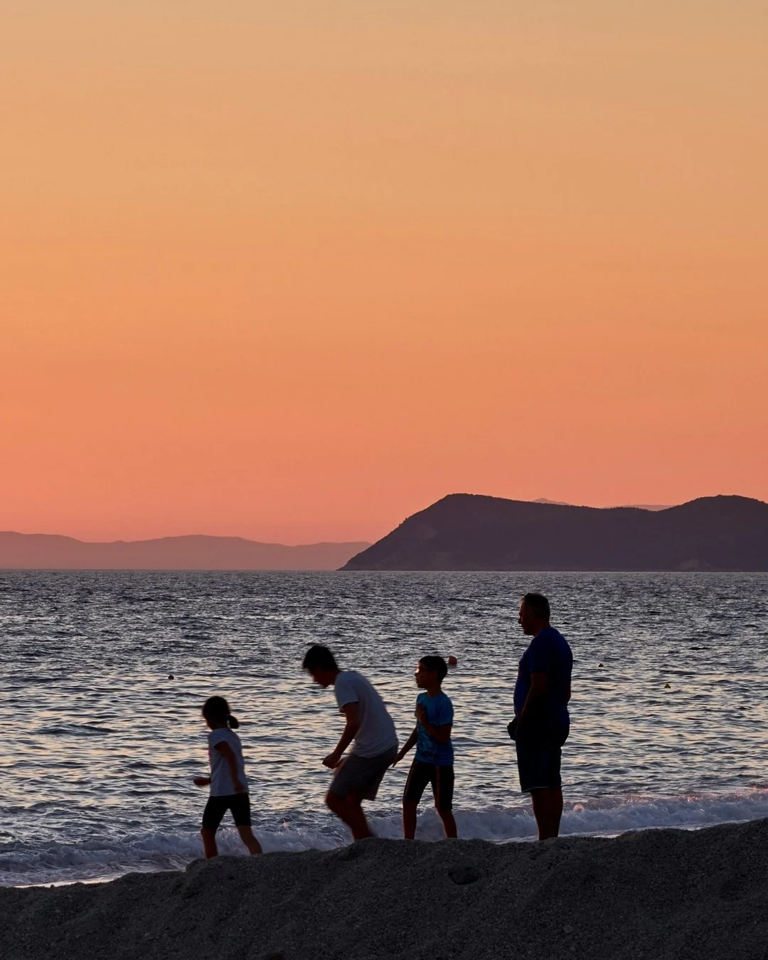 Some of the most meaningful gifts we can give our children aren't wrapped at all. 🌍✨ Whether it's a multi-generational journey that brings grandparents and grandchildren together, an unforgettable spring break adventure, or the confidence-building e