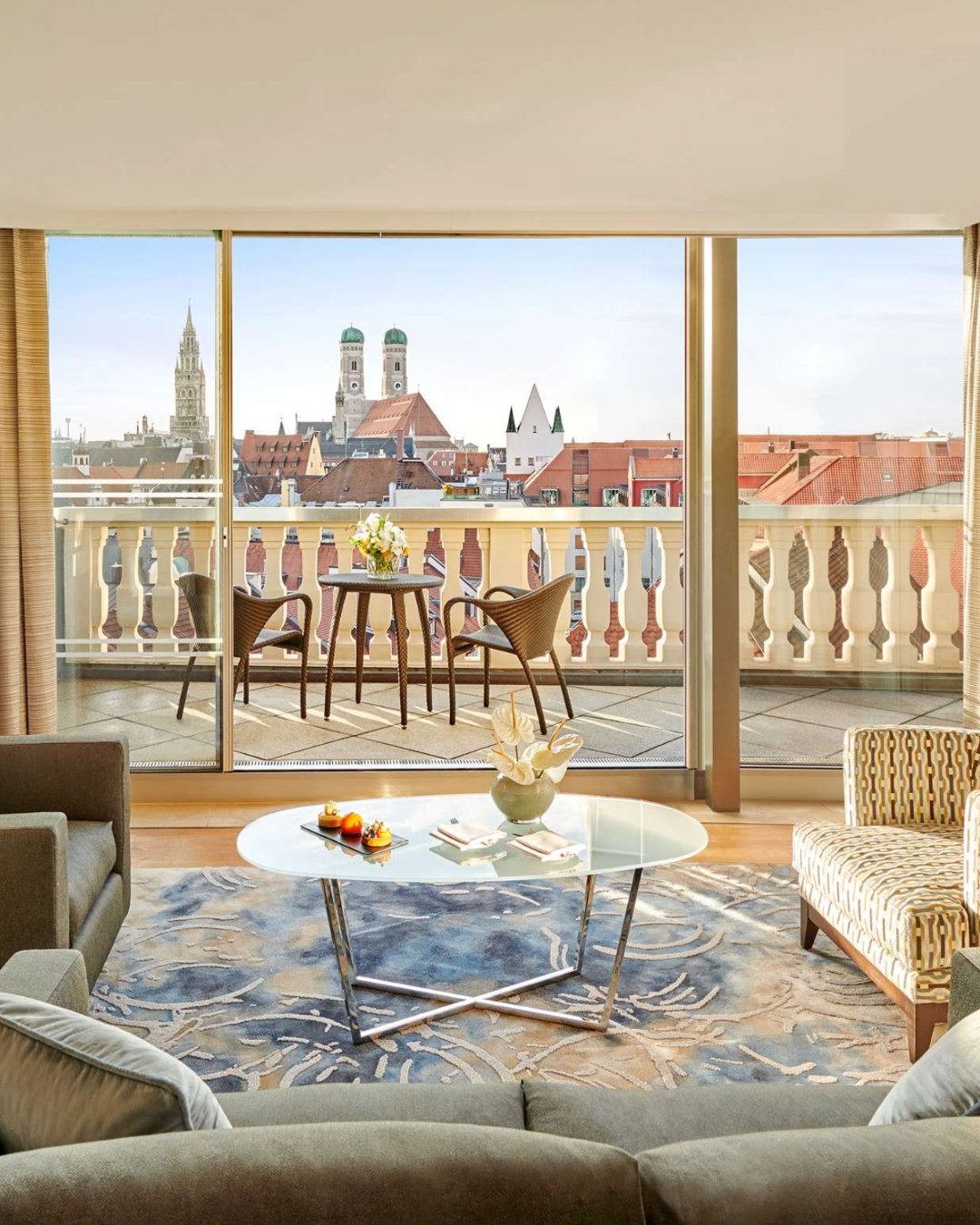 Oktoberfest is one of those bucket list experiences that most people think they know, until they do it the right way. This year, my partner, @mo_munich is offering something that takes the entire experience to another level entirely. 🍺🥨

🚌 Arrive 