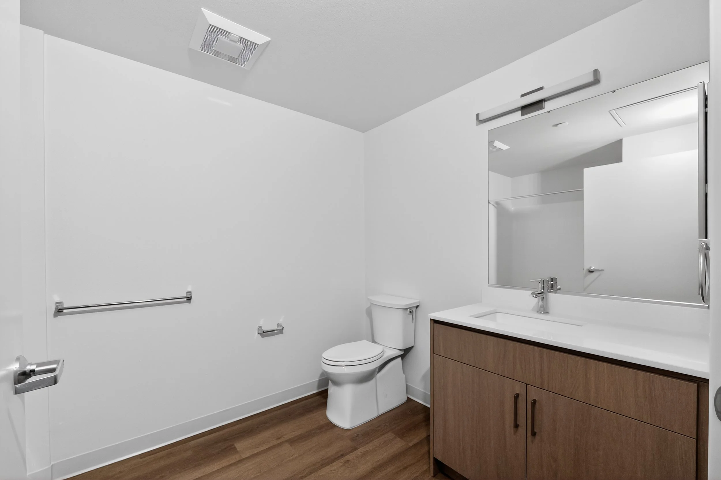 15_Dry_Creek_Crossing_2388_South_Bascom_Avenue_San_Jose_CA_95124-Bathroom-_DSC7173.jpg