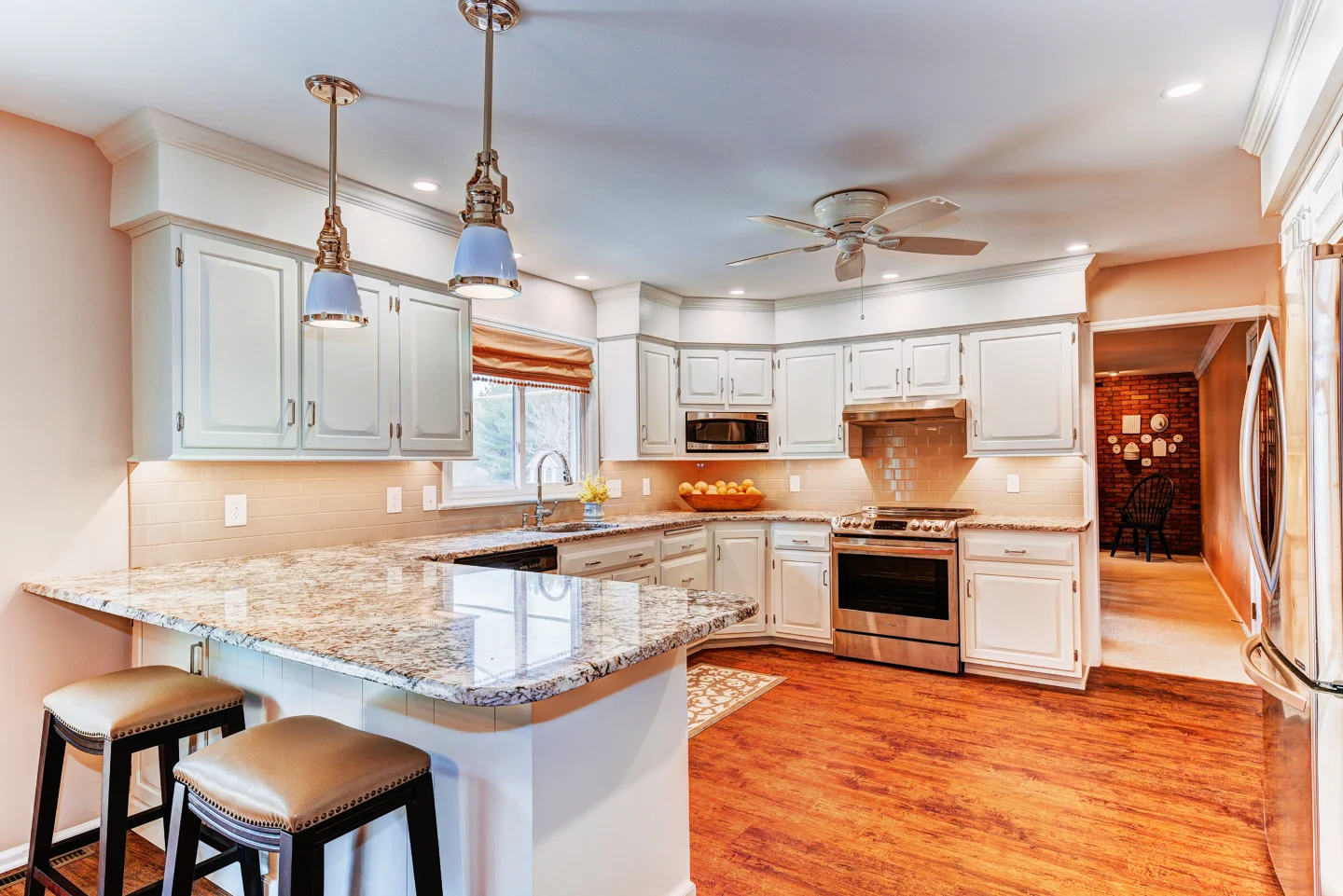 325_E_Avondale_Rd-10.jpg