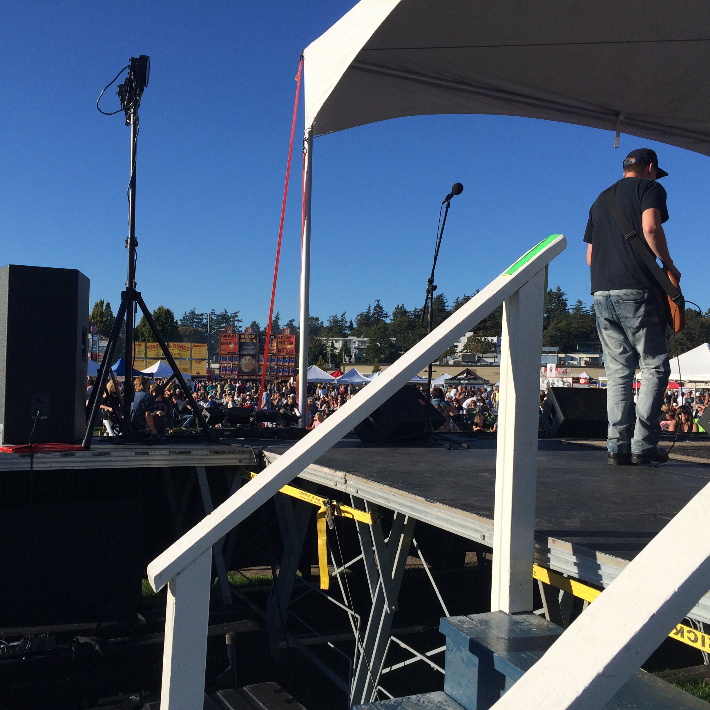 Mixing FOH and Monitors for Shortt Sound at Esquimalt Rib Fest 2016