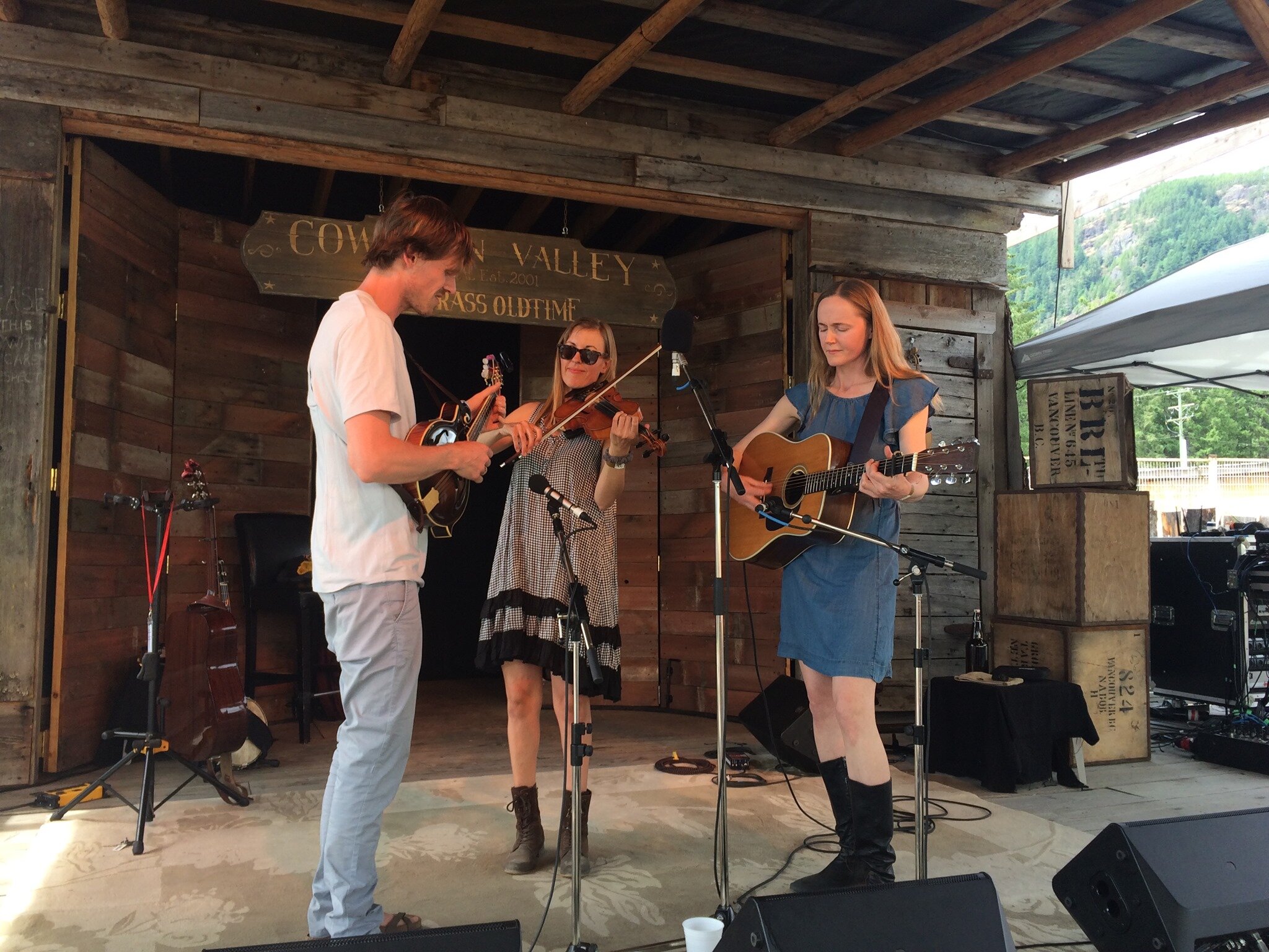 The Sweet Lowdown performing at the 2019 Cowichan Valley Bluegrass Festival