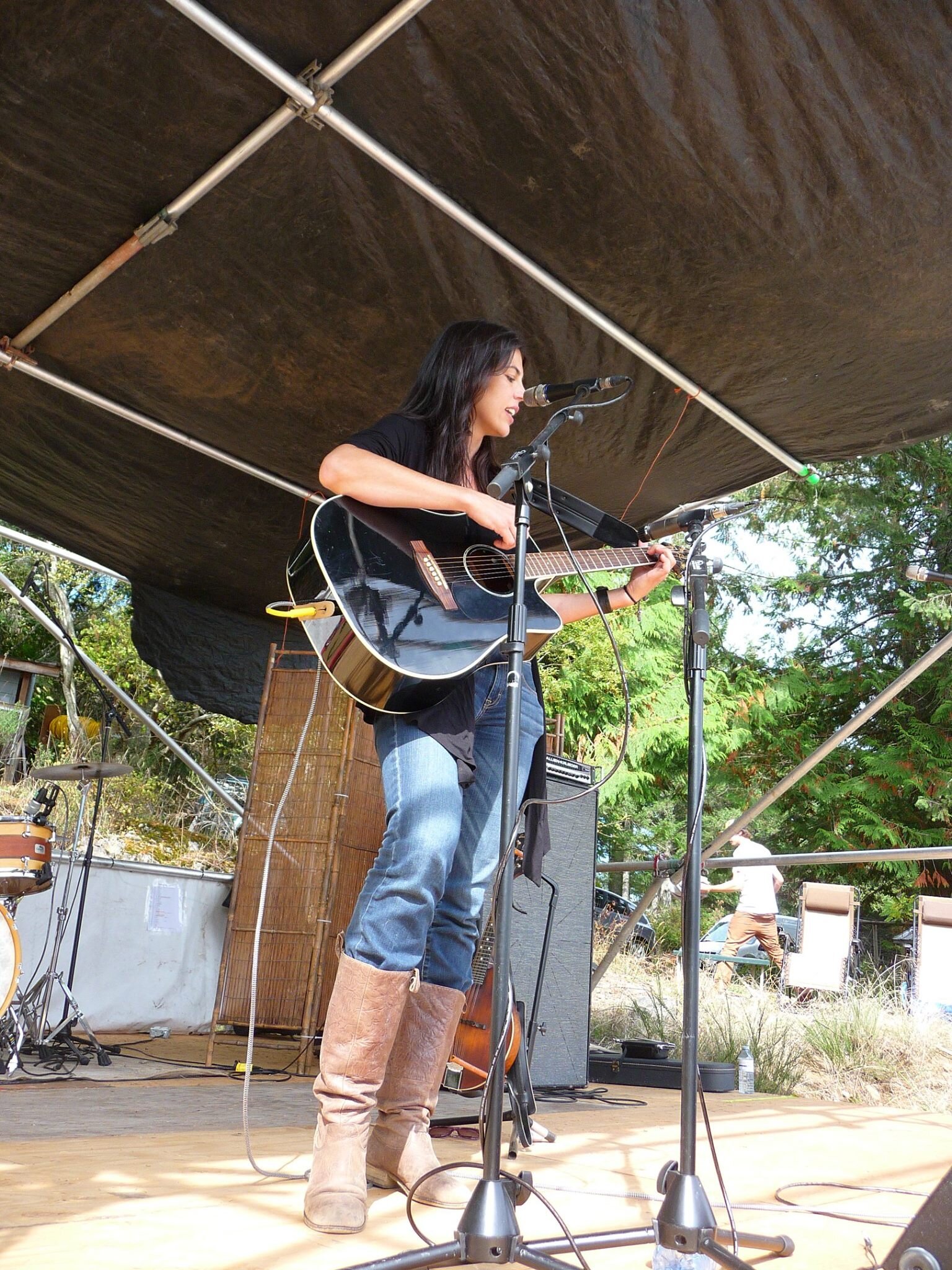 Heather Doyle performing at the Angels Chopper Bicycle Club non-profit "Rock 'N' The Bike fest" 2015