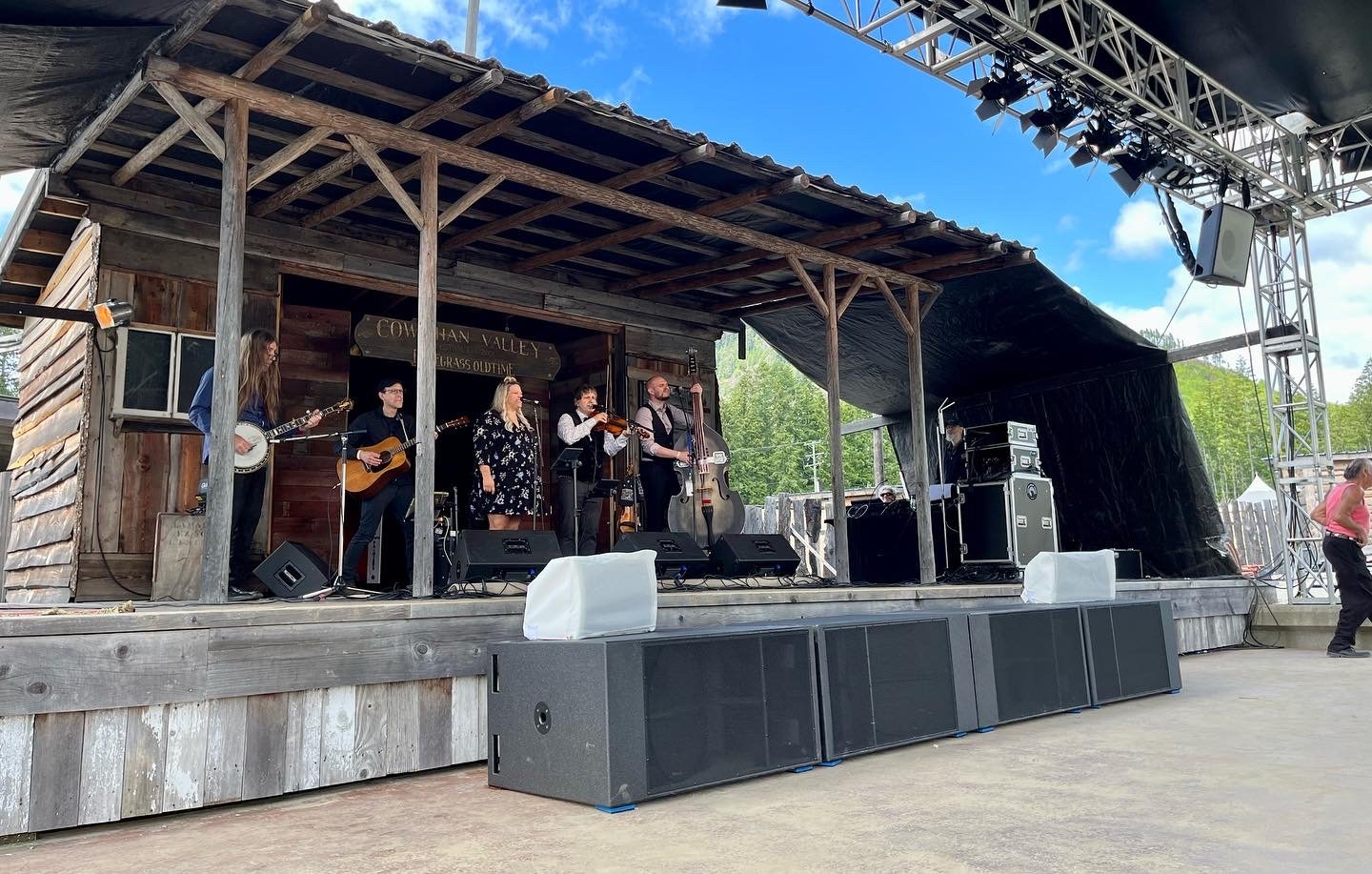 Jackson Hollow featuring Jeff Scroggins performing live at Cowichan Valley Bluegrass Festival, Laketown Ranch Lake Cowichan 2022