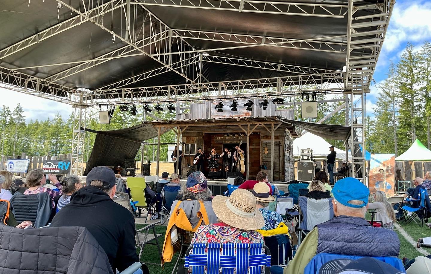 Jackson Hollow with Jeff Scroggins performing live at Cowichan Valley Bluegrass Festival, Laketown Ranch Lake Cowichan 2022