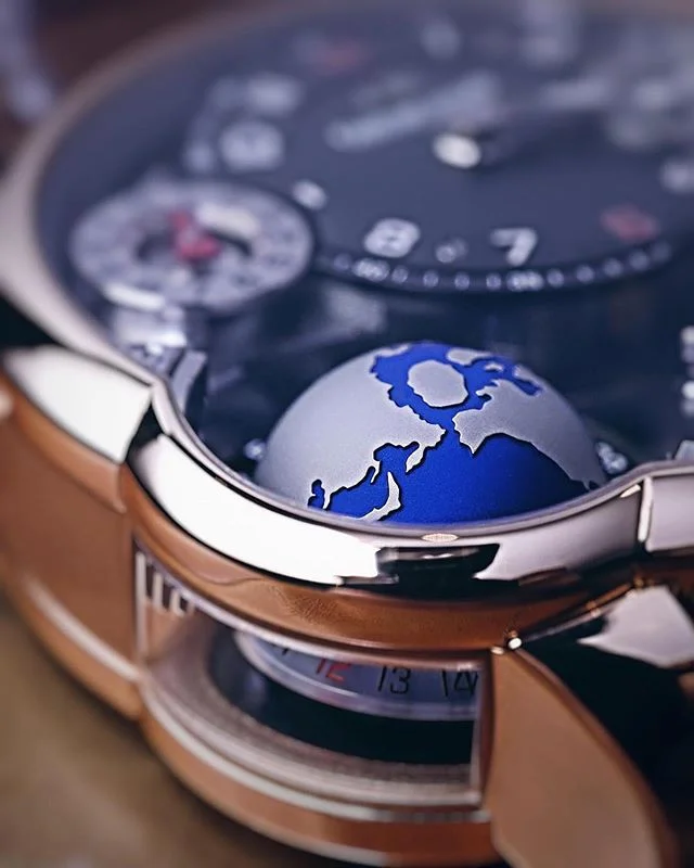 🌎 The @greubel.forsey GMT Tourbillon in 5N Red Gold. #bloodymarvellous
⠀⠀⠀⠀⠀⠀⠀⠀⠀
#greubelforsey #gmt #tourbillon #globe #planet #grailwatch #watchmaking #orologi #horology #timepiece #wristwatch #watchfam #watchcommunity #watchphotography #watchgeek