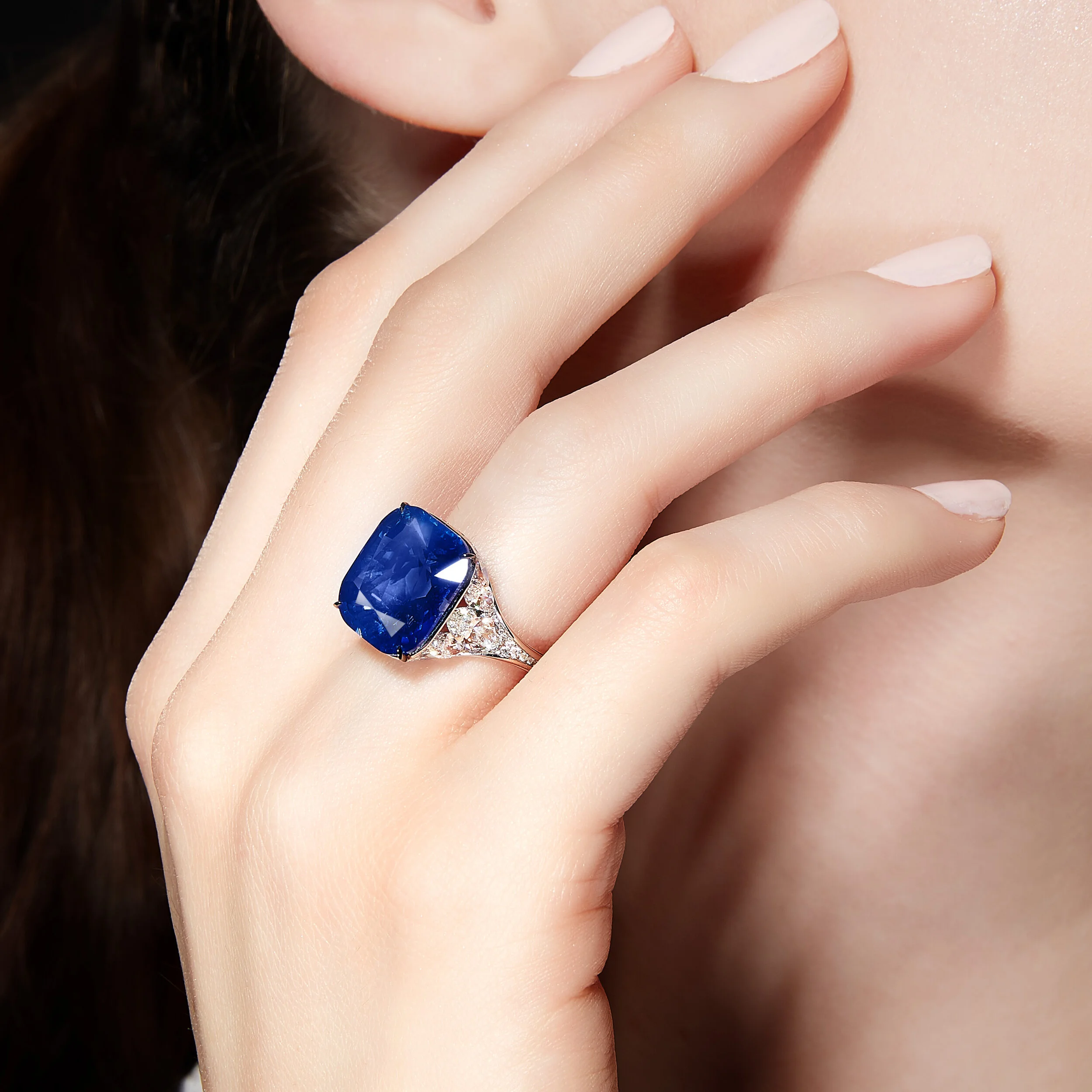 blue sapphire ring