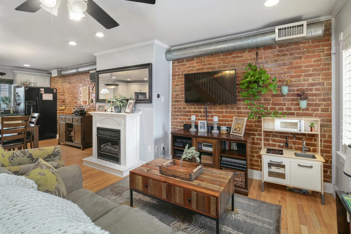 2709 S Marvine St-MLS-2.jpg