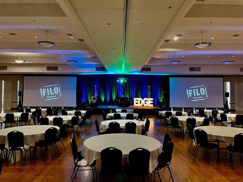 Earlier this month with the wonderful @indbankersassociationoftexas in Waco!! Stage, audio, video, lighting. 👉 filoproductions.co. #filoproductionsatx #texasevents #austinevents #liveeventproduction #audiovisual @andresrsalas512