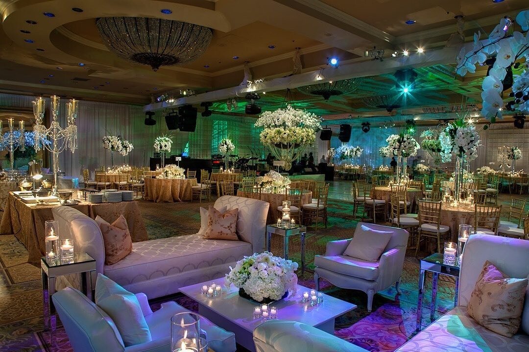 Never a wrong moment for a glam moment. FILO's got the lighting covered and we'll refer you to all the best pros in town for the rest. 💯 #filproductionsatx #austinevents #texasevents #austinwedding #austineventrentals #austineventplanner