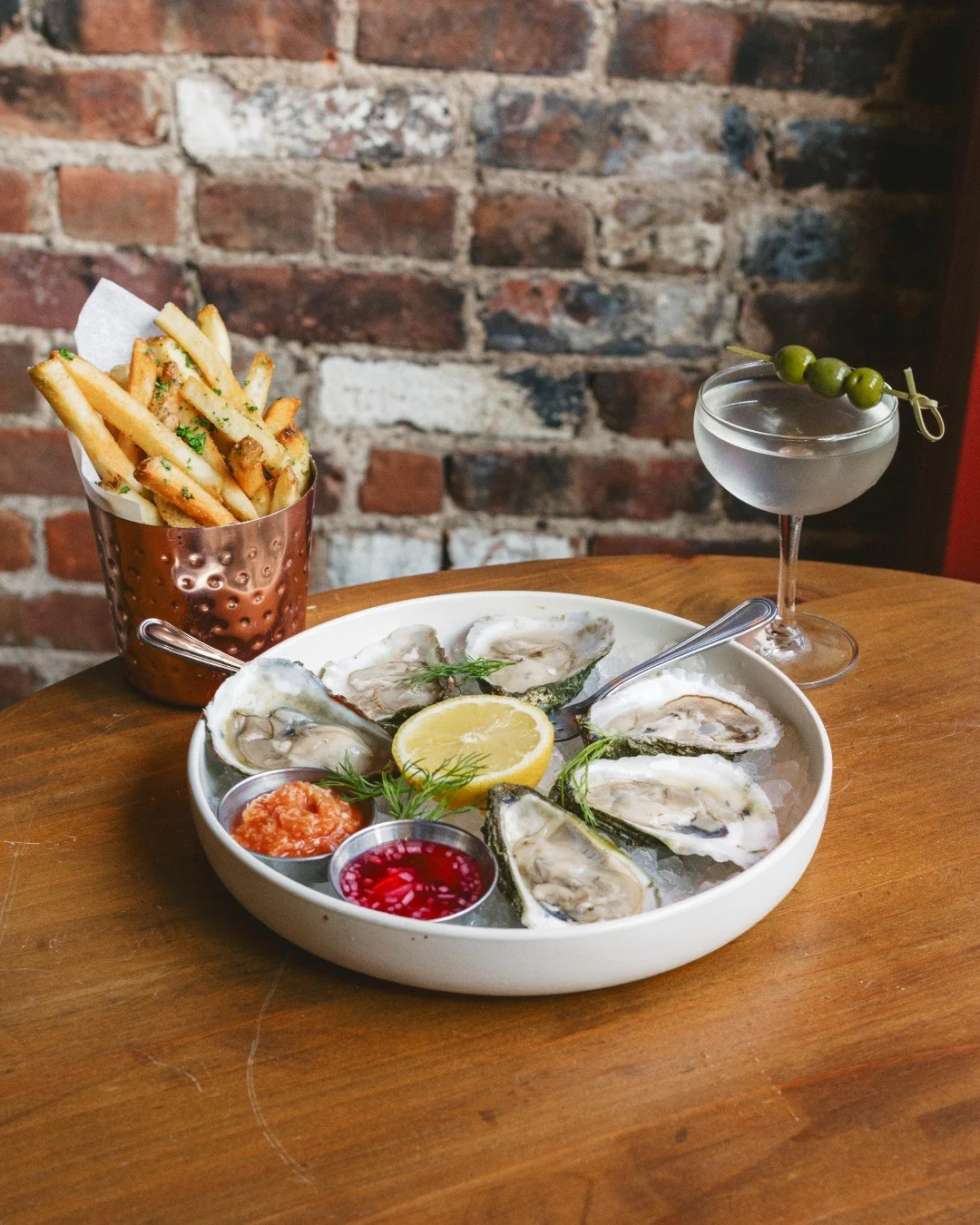 LAST DAY FOR $1 OYSTERS! COME AND GET 'EM!! 🦪 🦪 🦪