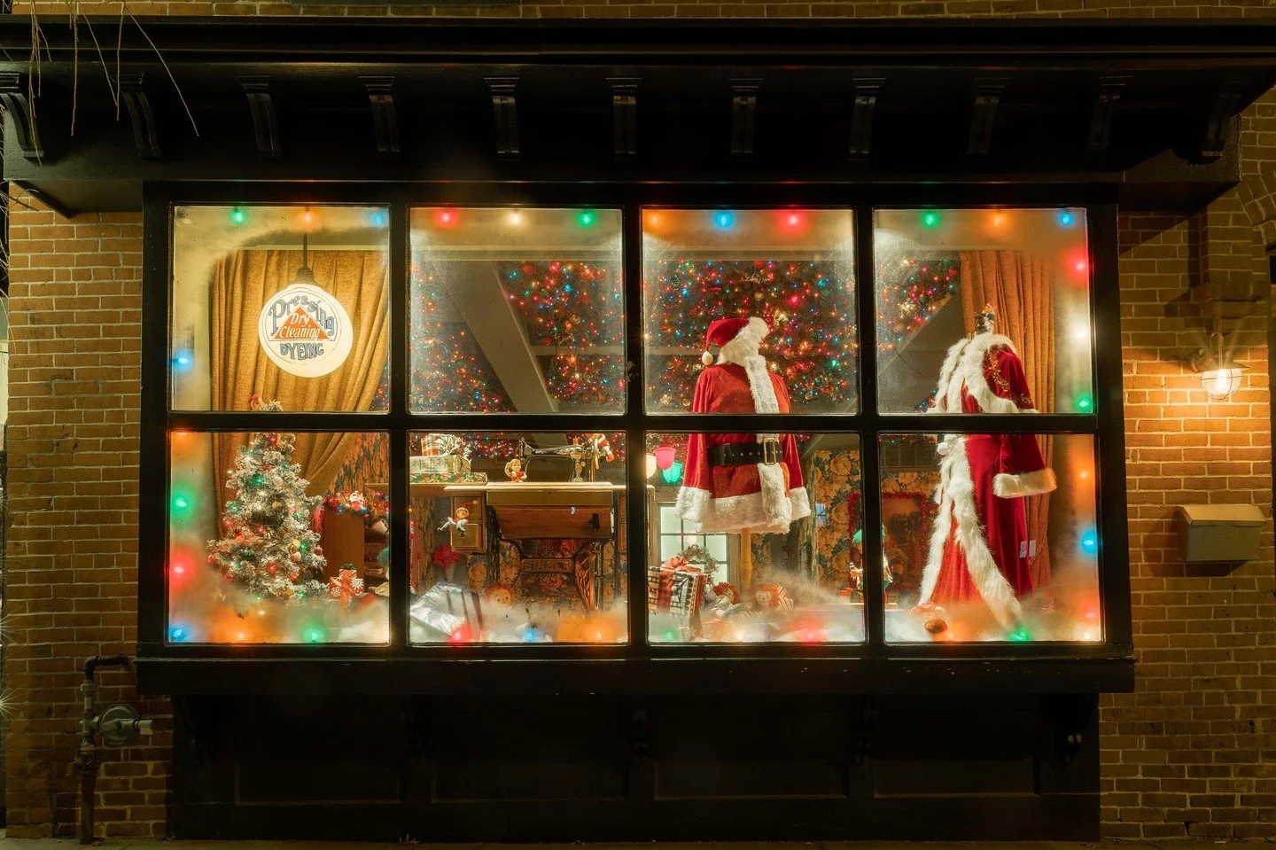 ONE MONTH 'TIL CHRISTMAS.... which means the holiday scramble has officially entered the chat. 🎄✨
Stay festive, not frazzled&hellip; we&rsquo;ll keep the magic going all season long.