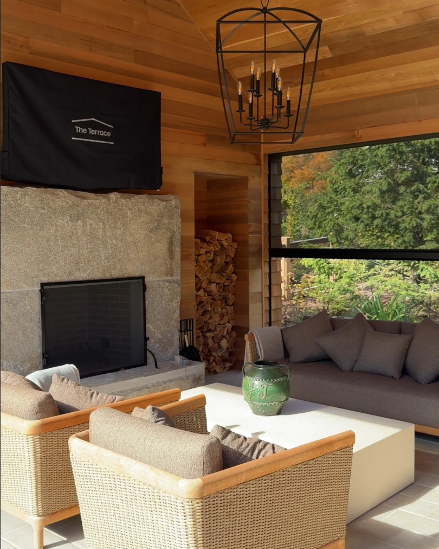 One of our standout projects of 2025, delivered in Greenwich.

Fairfield Integrated Systems transformed this property with precision-installed mounted televisions, smart speakers, smart screens, and fully integrated smart lighting.

This is what refi