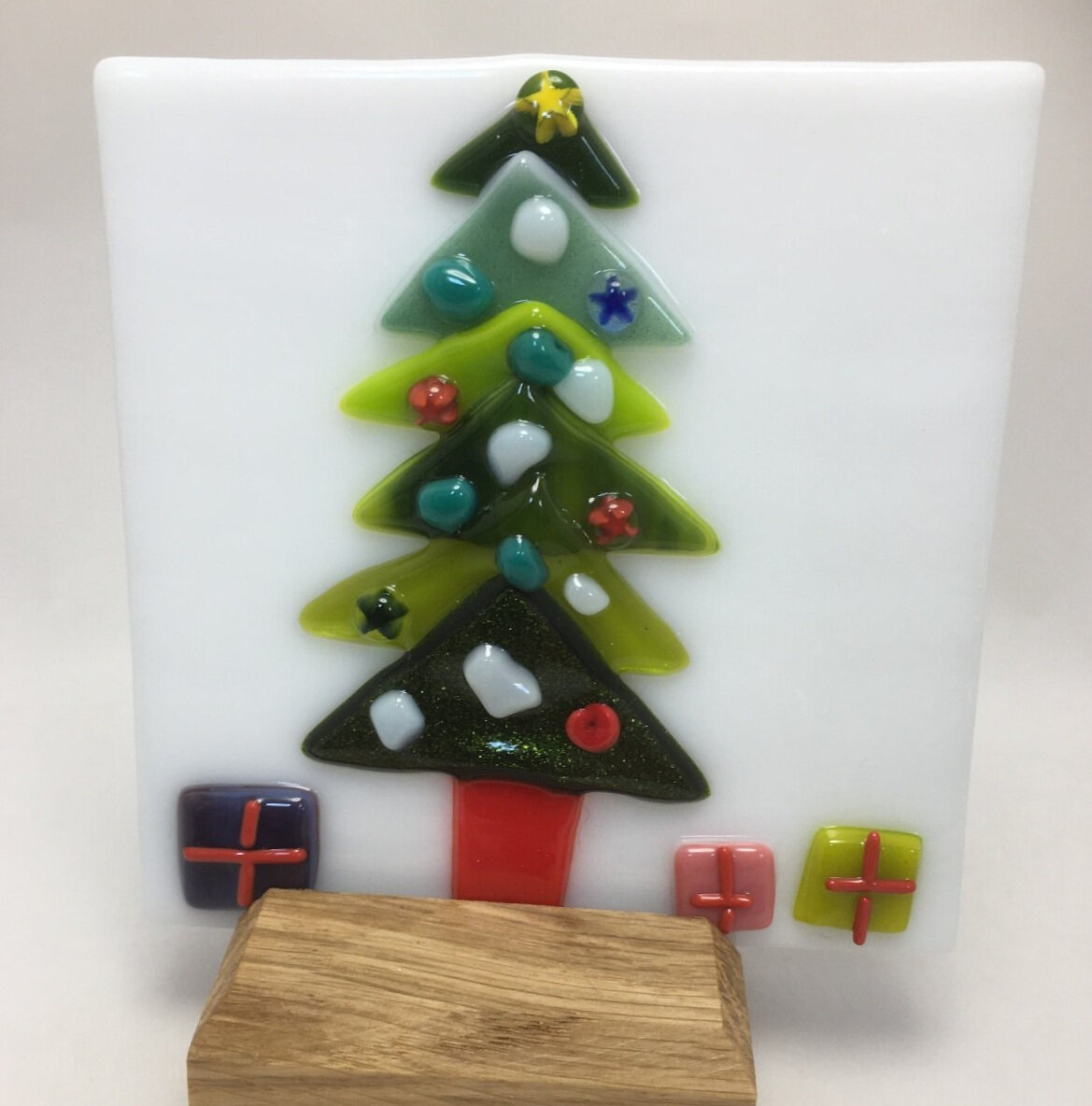 Christmas+Tree+with+Gifts+Fused+Glass.jpg