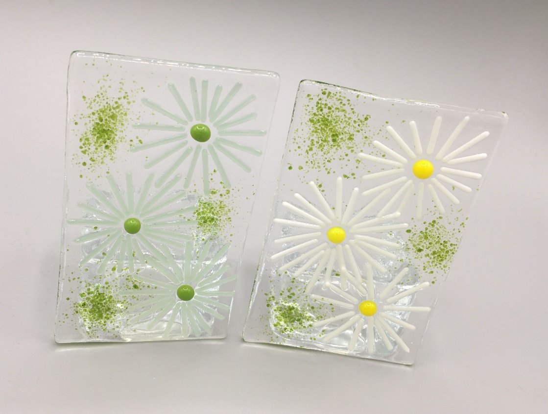 Green and White Daisy Tealight Holders Fused Glass.JPG