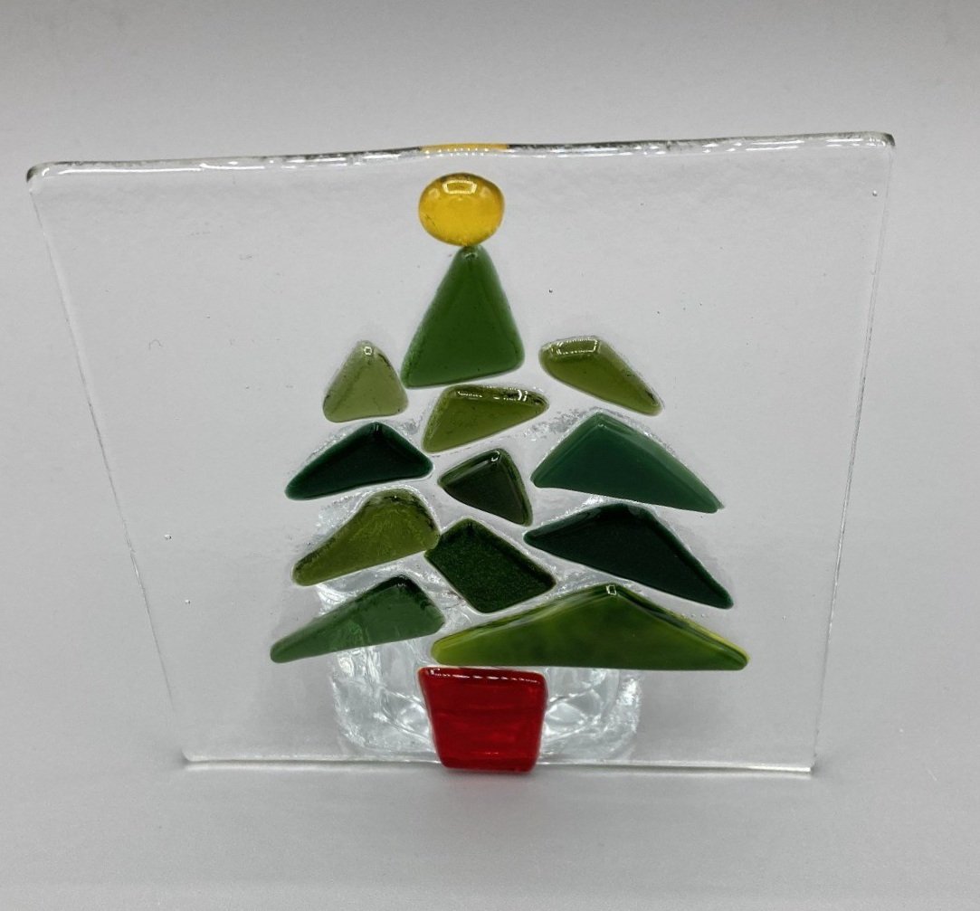 Loose+Xmas+Tree+Tealight+Fused+Glass+made+by+client.jpg