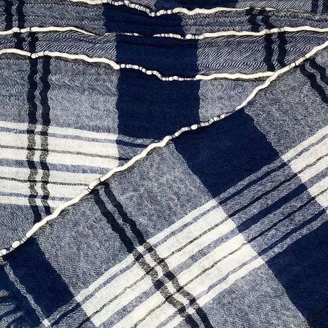 Nothing helps weather like this than a wool scarf. Check out the stitch detail on this guy! Call us to set up an appointment to add details like these to your winter scarves 🌬❄️☃️🌨