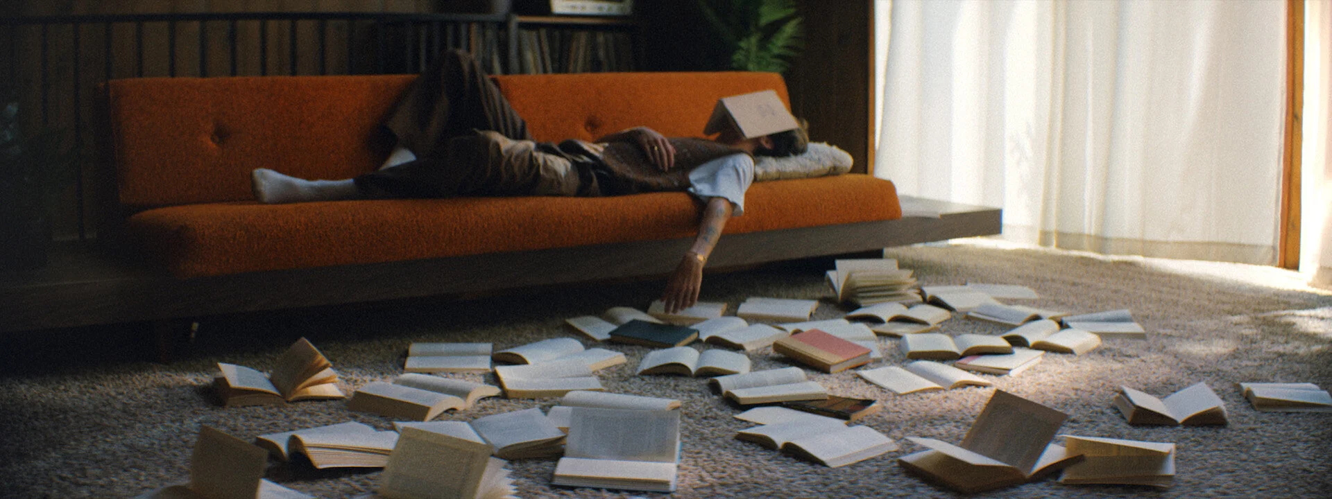 HELLO_ROLE MODEL_FINAL_ProRes_0000468.jpg