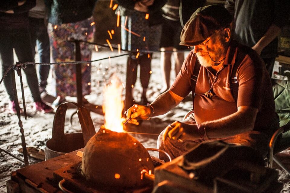  Bringing the past to life…   ancient skills    workshops  