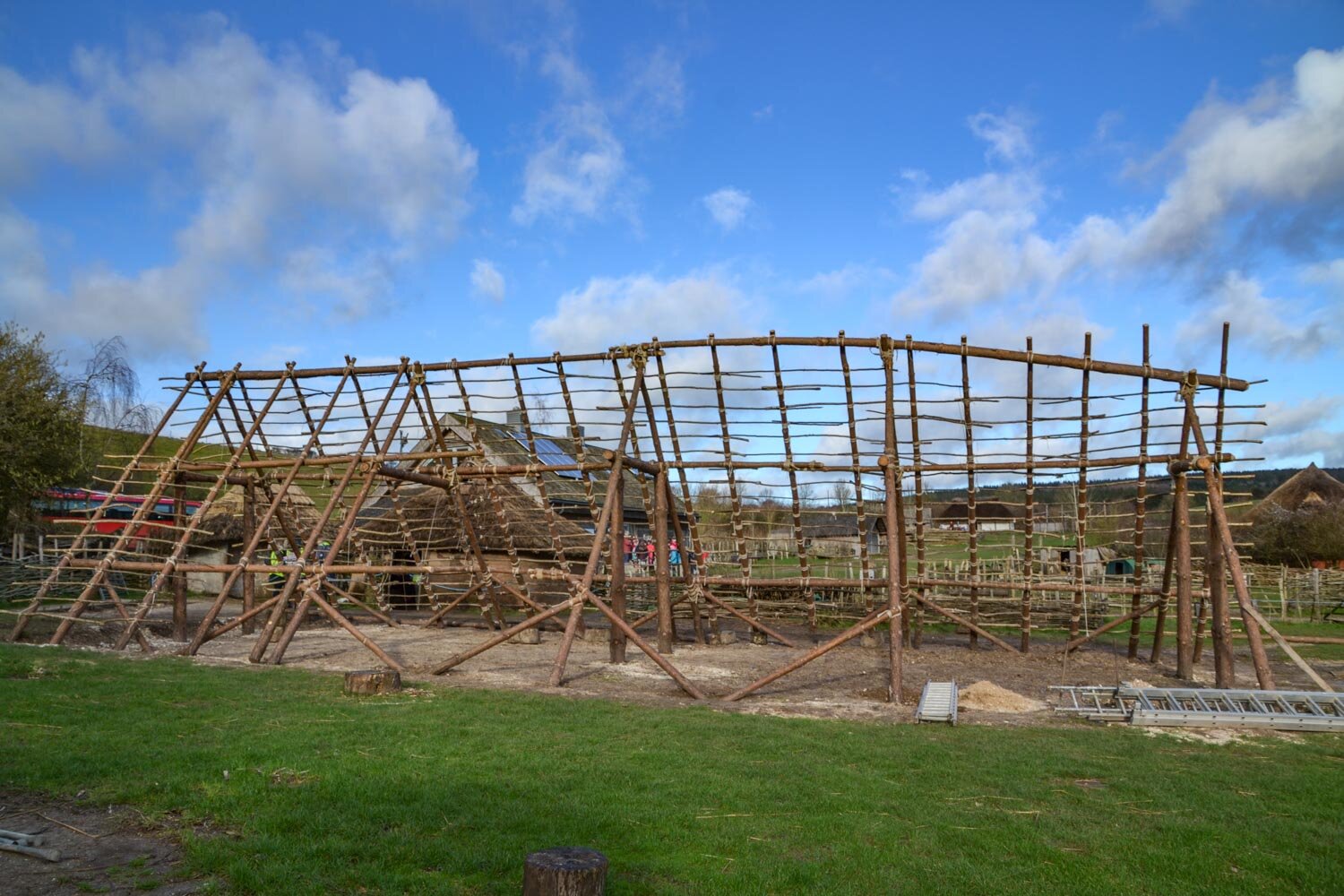 Horton Stone Age house build week 3 -11.jpg