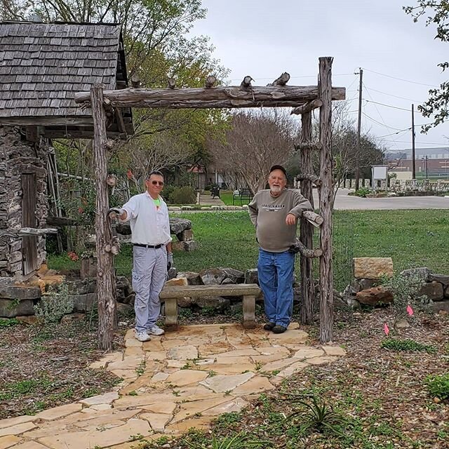 Special thank you to the Lindheimer Chapter of the Native Plant Society and @Pat Henderso n for donating a park bench for the demo garden at the museum enterance! Pictured here are the two gentleman who installed it: Bob and Mickey.